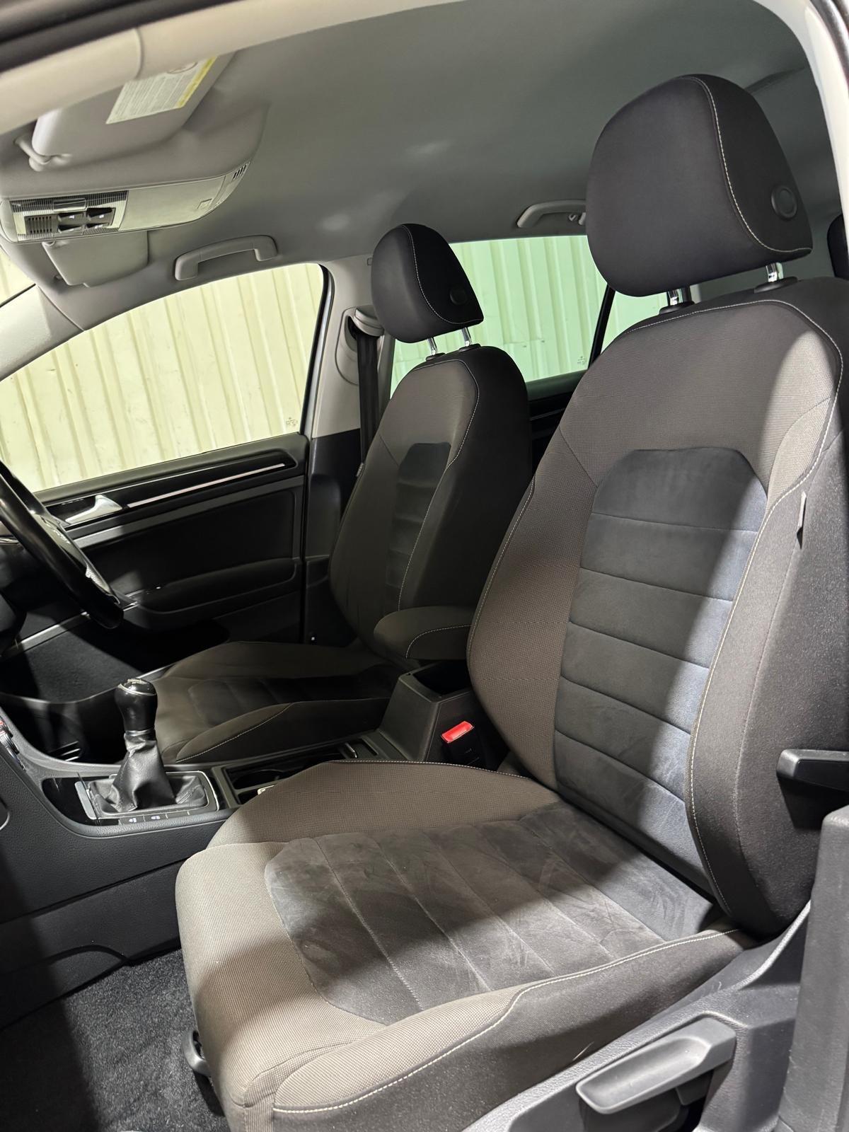 Volkswagen Golf - Image 26