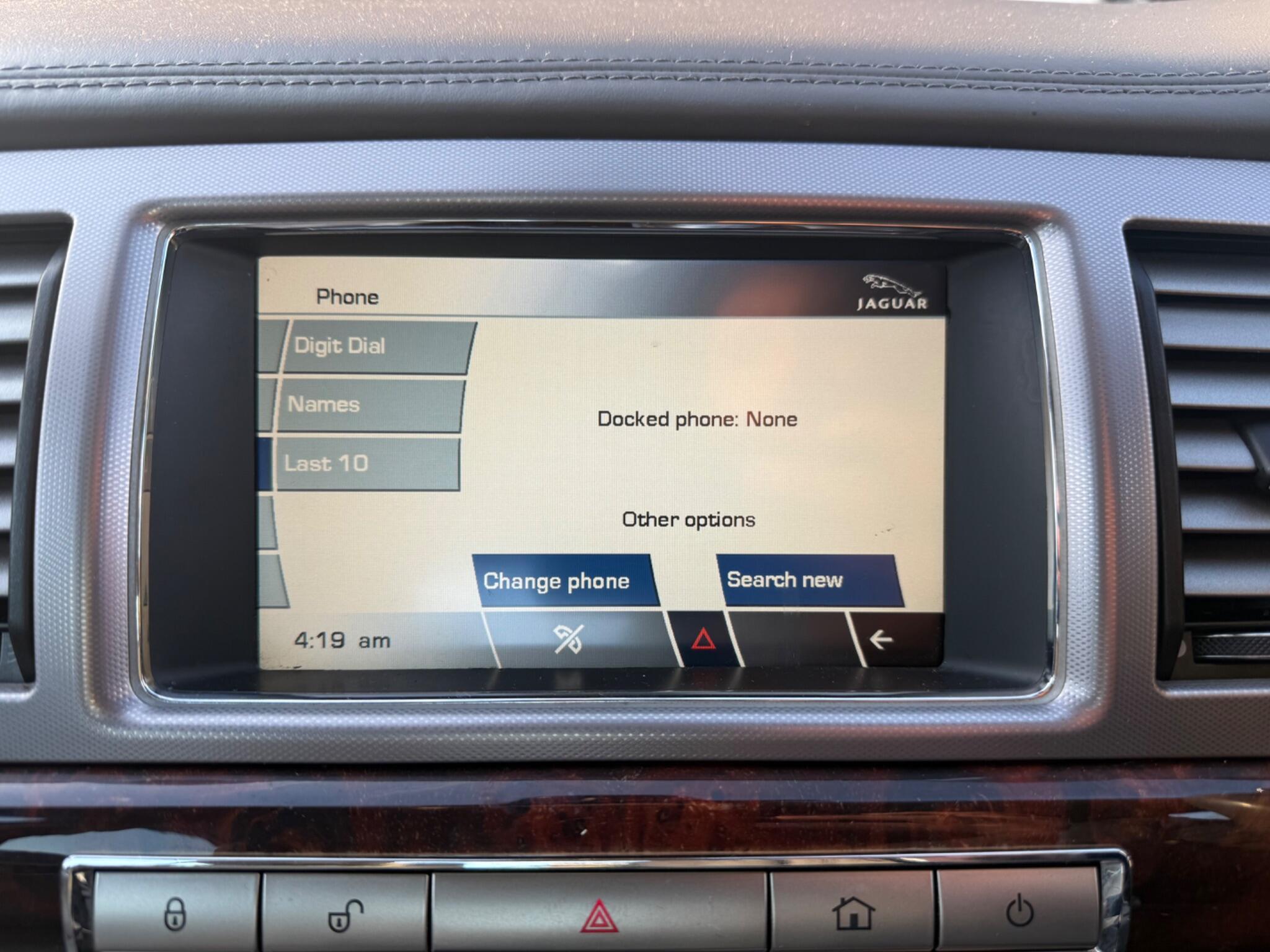 Jaguar XF - Image 12