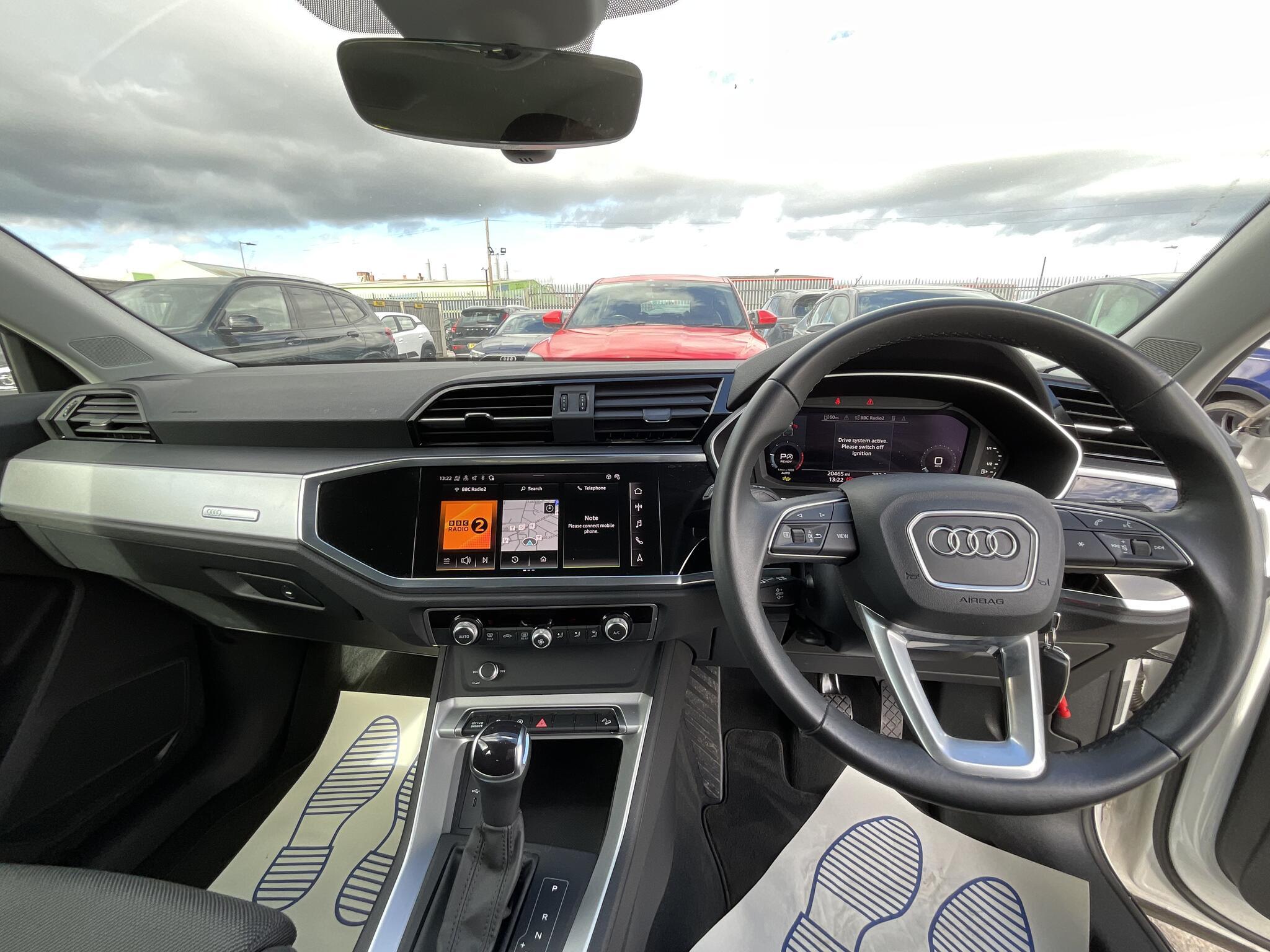Audi Q3 - Image 19
