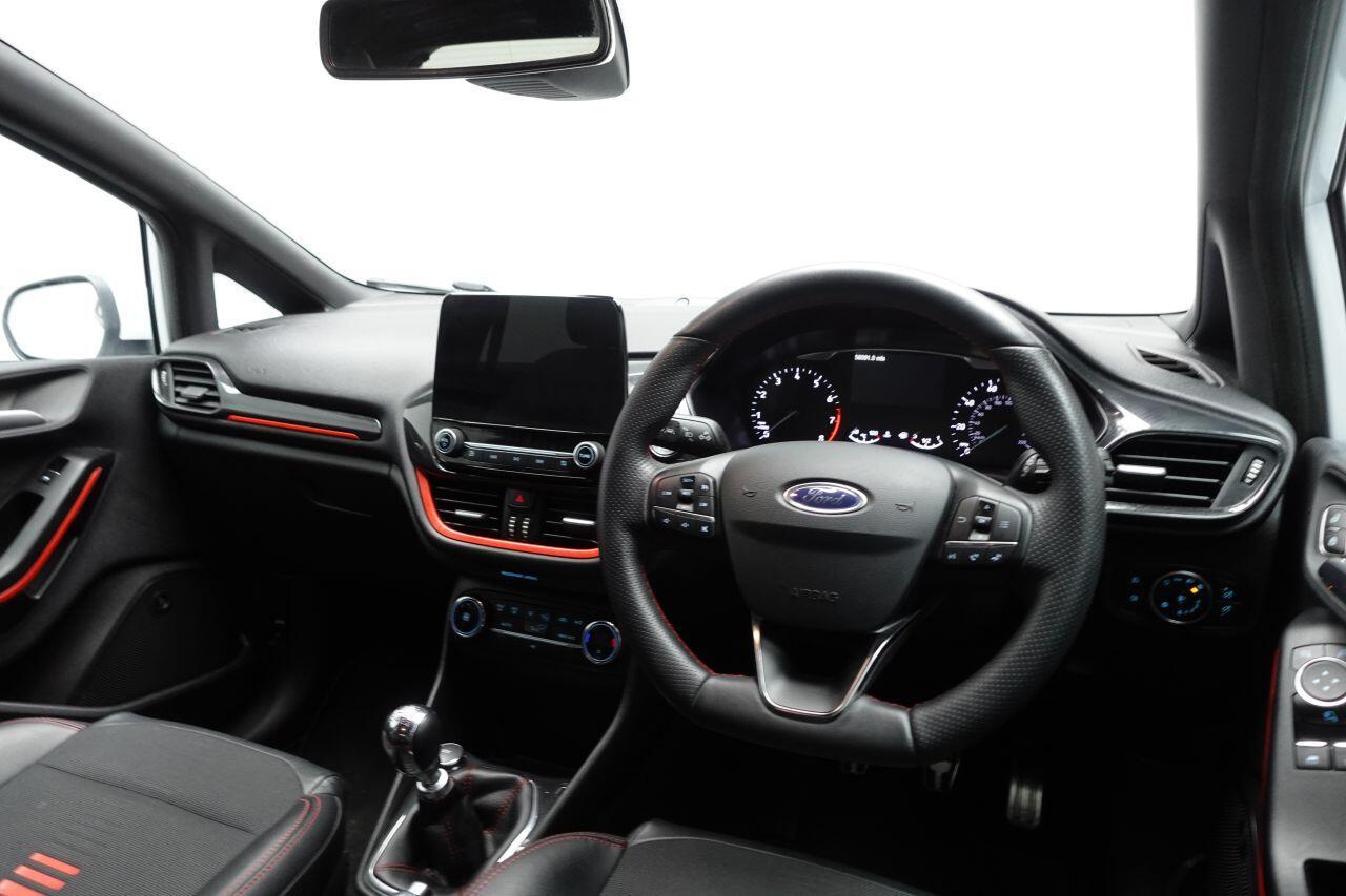 Ford Fiesta - Image 21