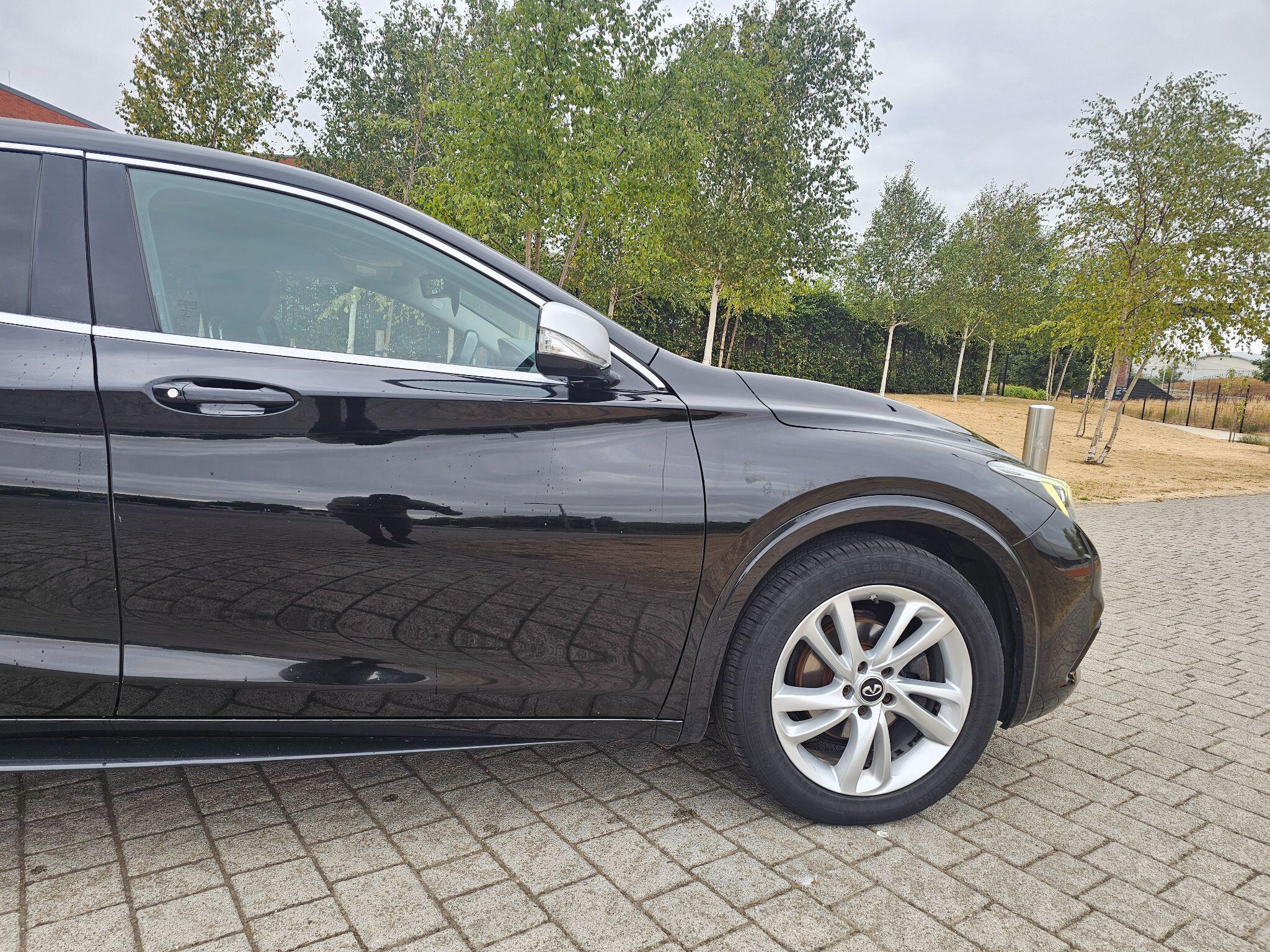 Infiniti Q30 - Image 6