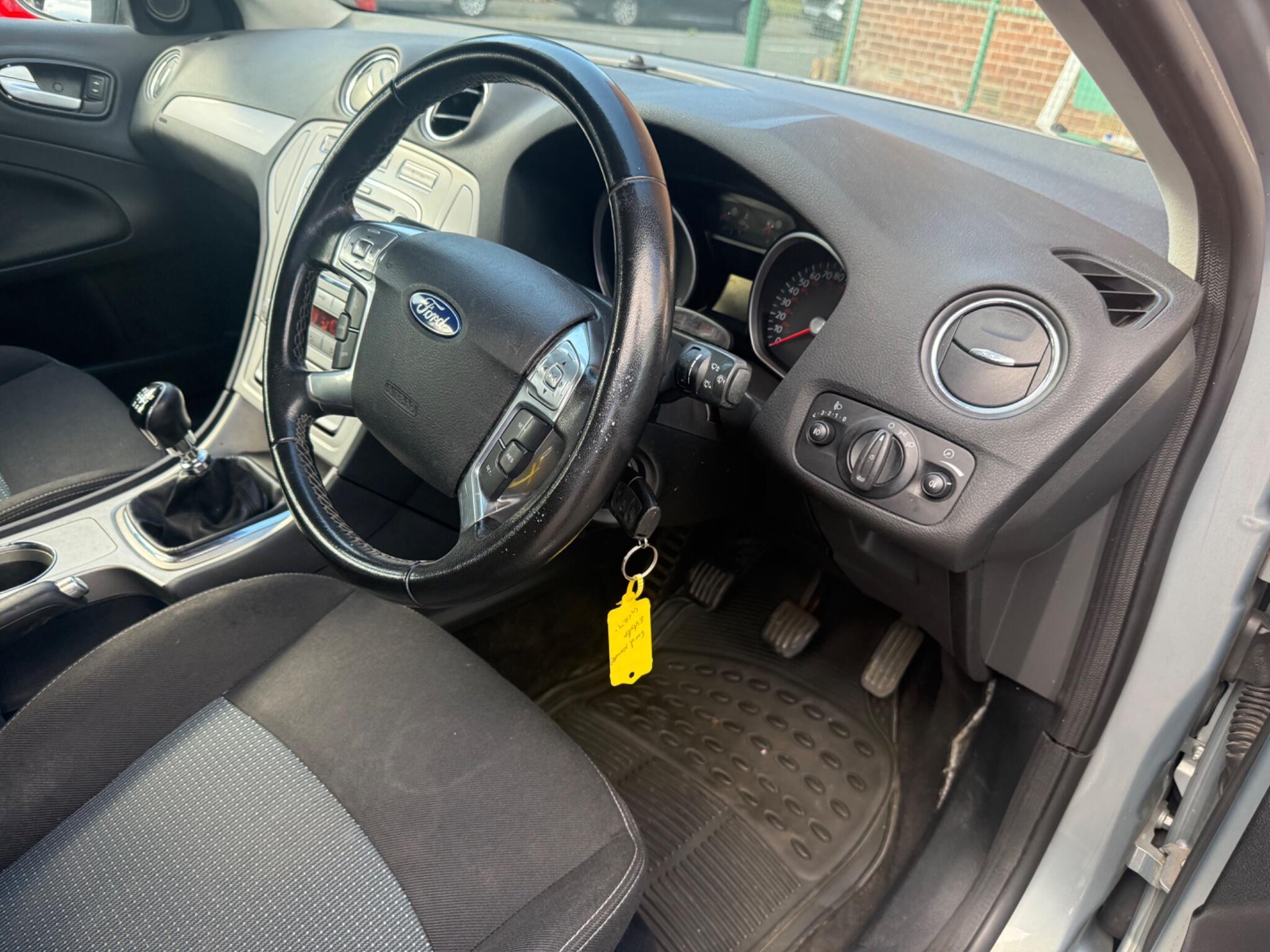 Ford Mondeo - Image 12
