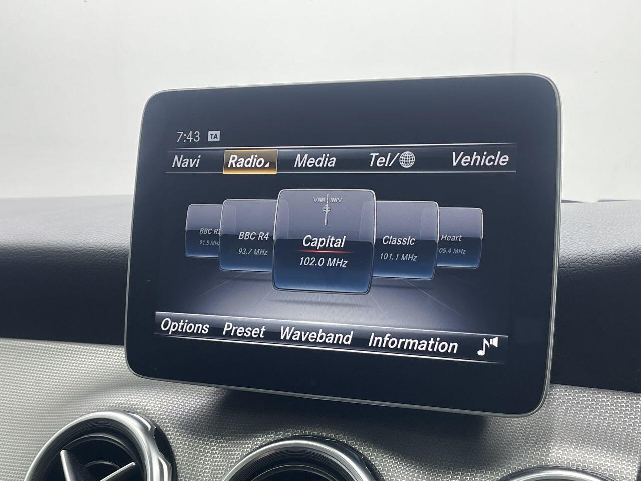 Mercedes GLA - Image 27