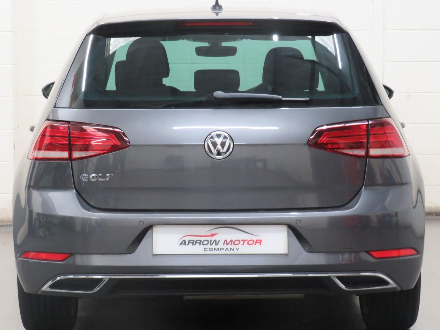 Volkswagen Golf - Image 4