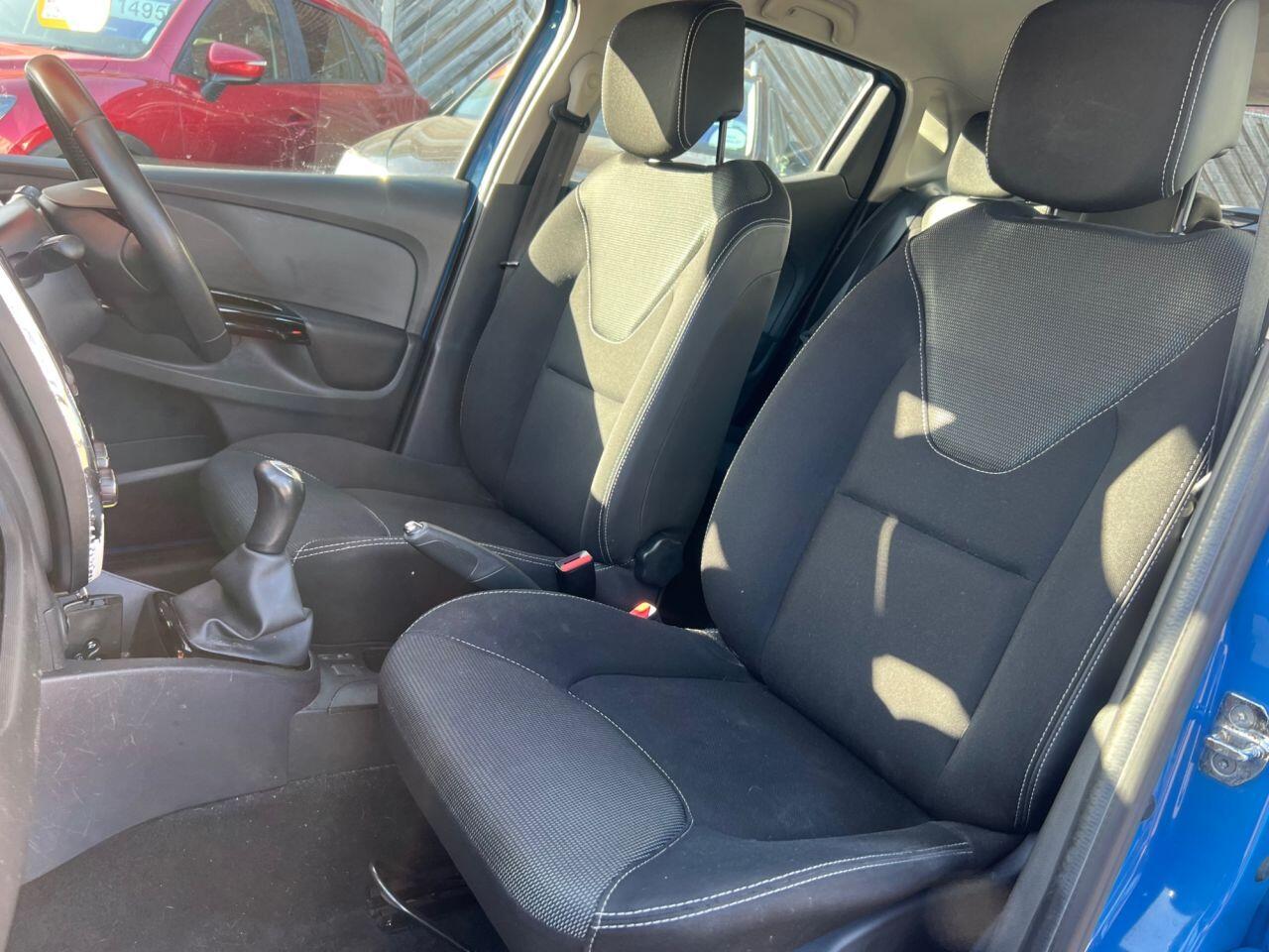 Renault Clio - Image 14