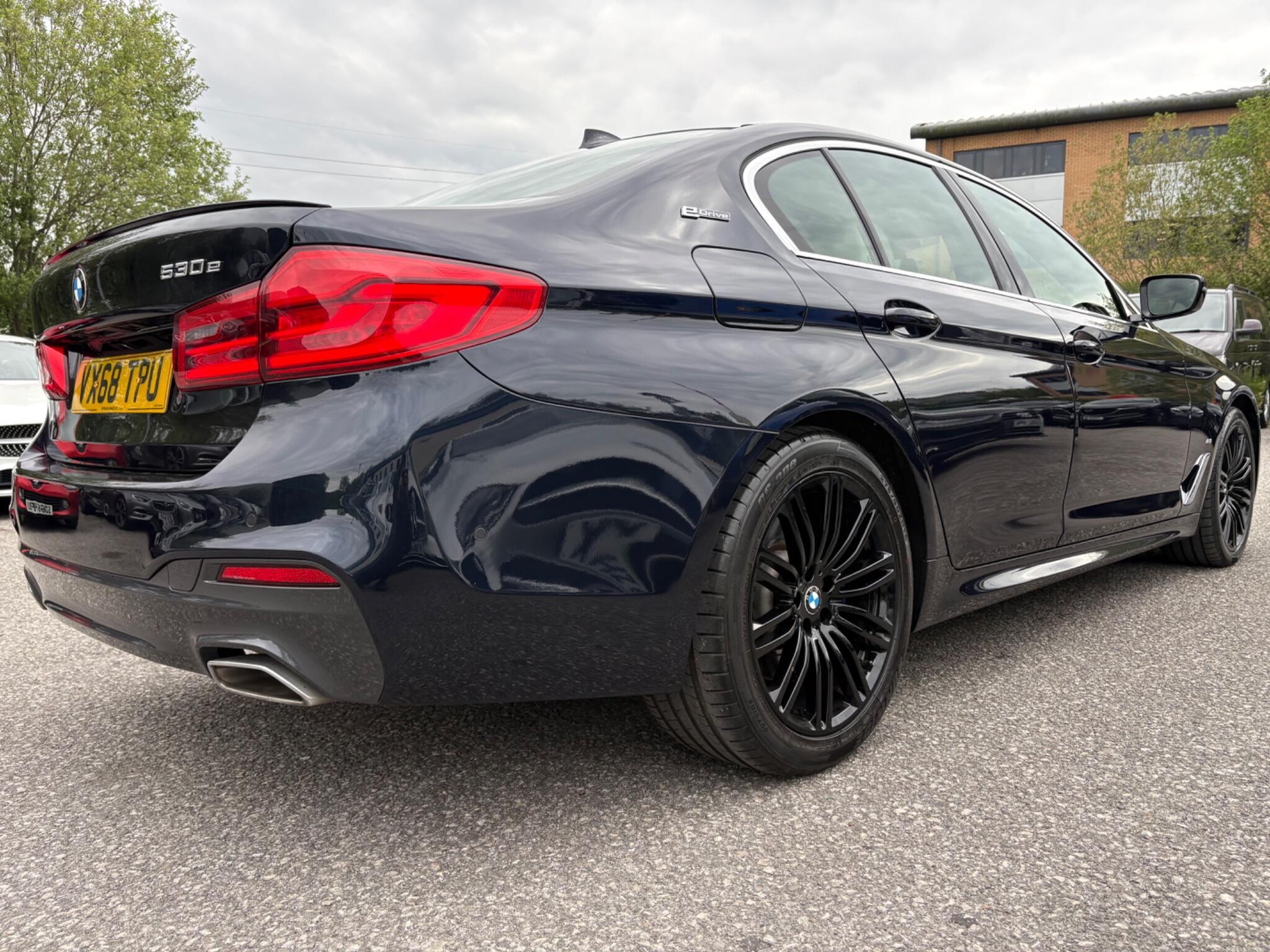 BMW 5 Series - Image 22