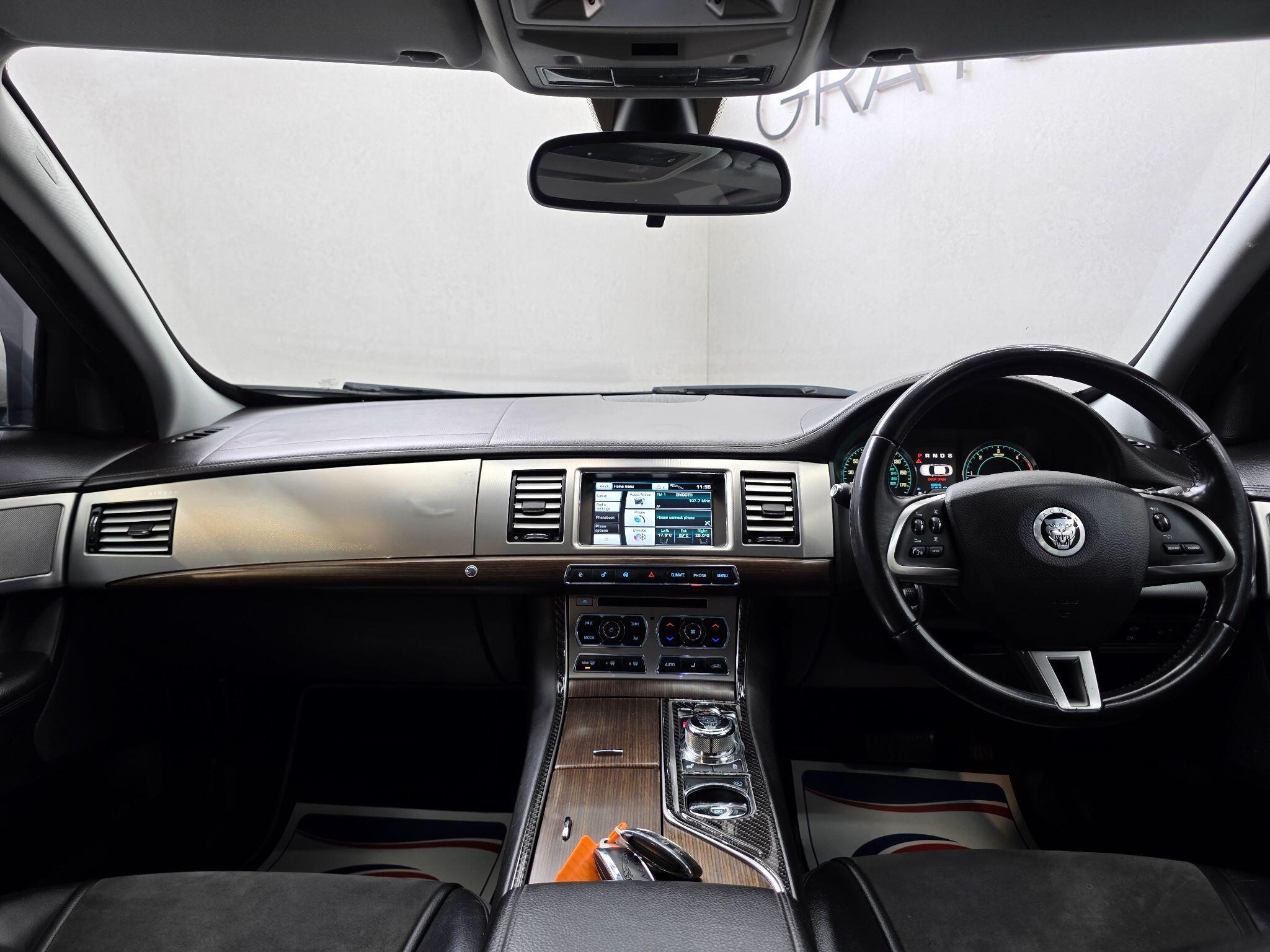 Jaguar XF - Image 11