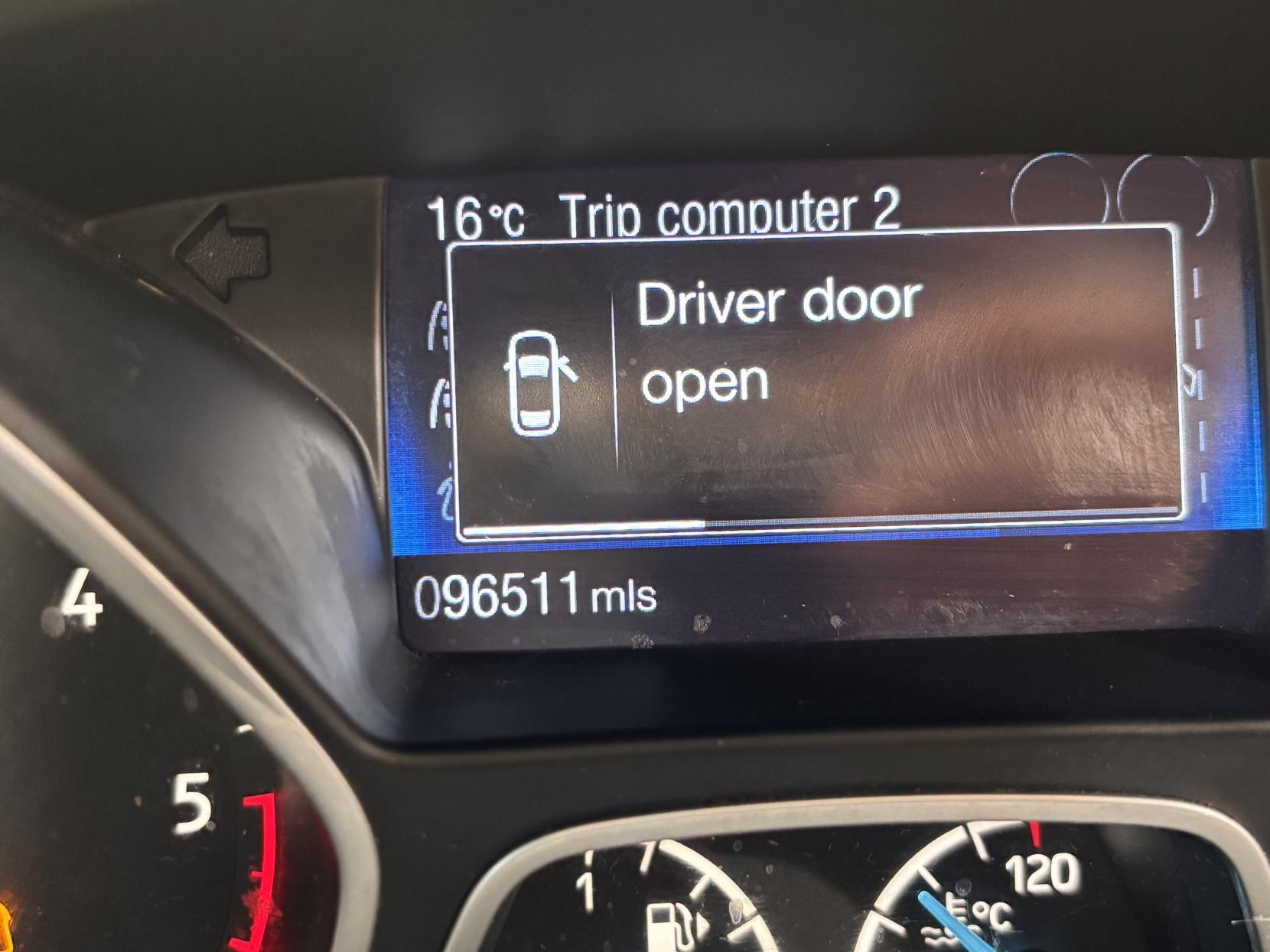Ford Focus - Image 17