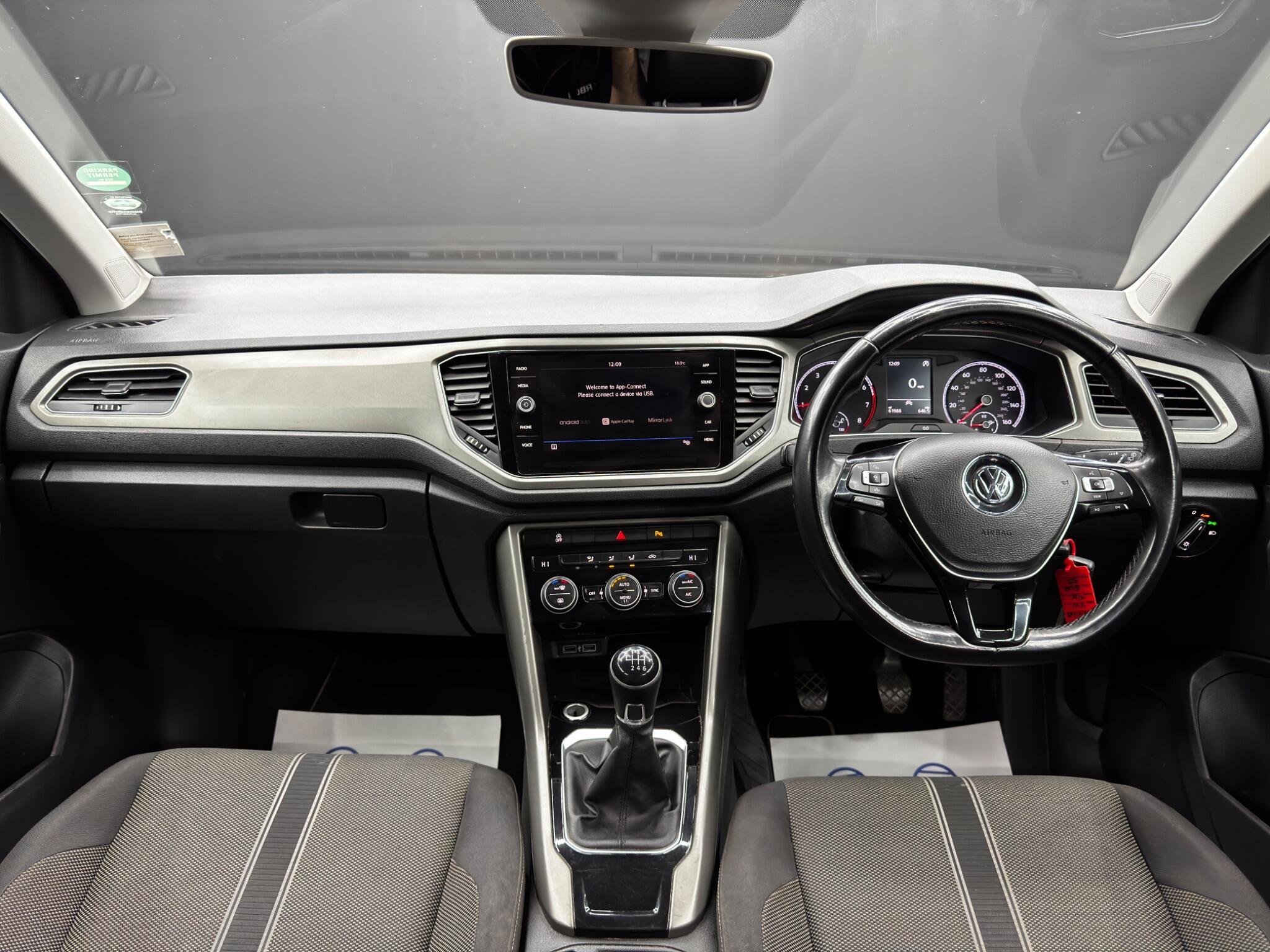 Volkswagen T-Roc - Image 10