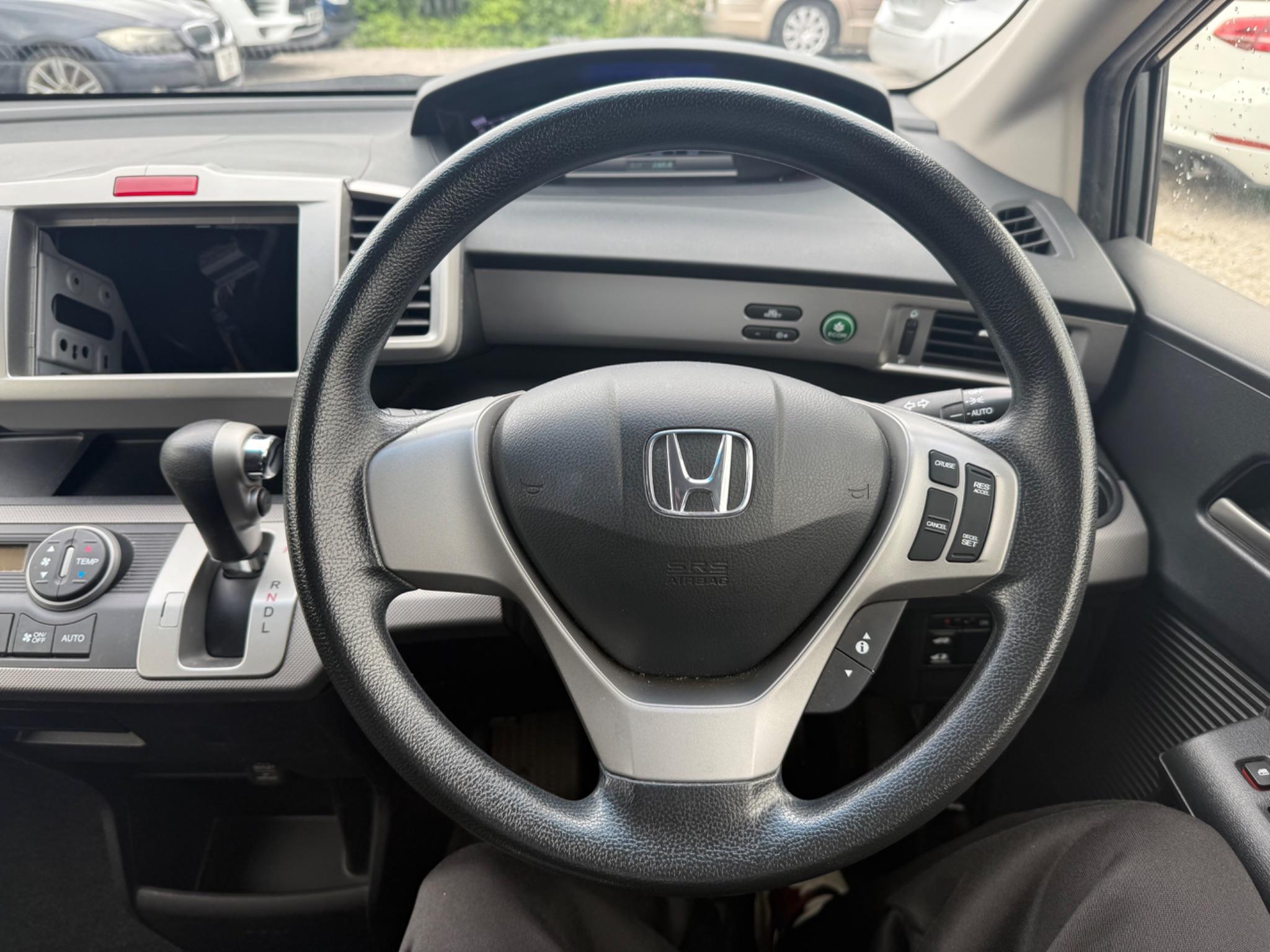 Honda Freed - Image 22