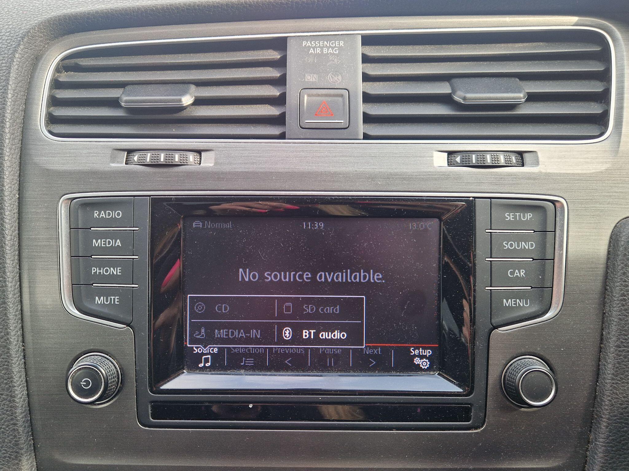 Volkswagen Golf - Image 38