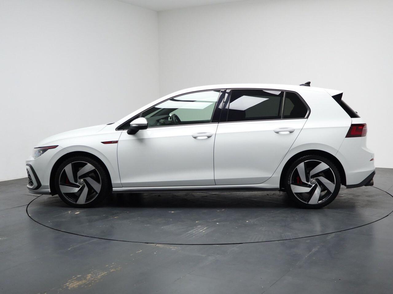 Volkswagen Golf - Image 8