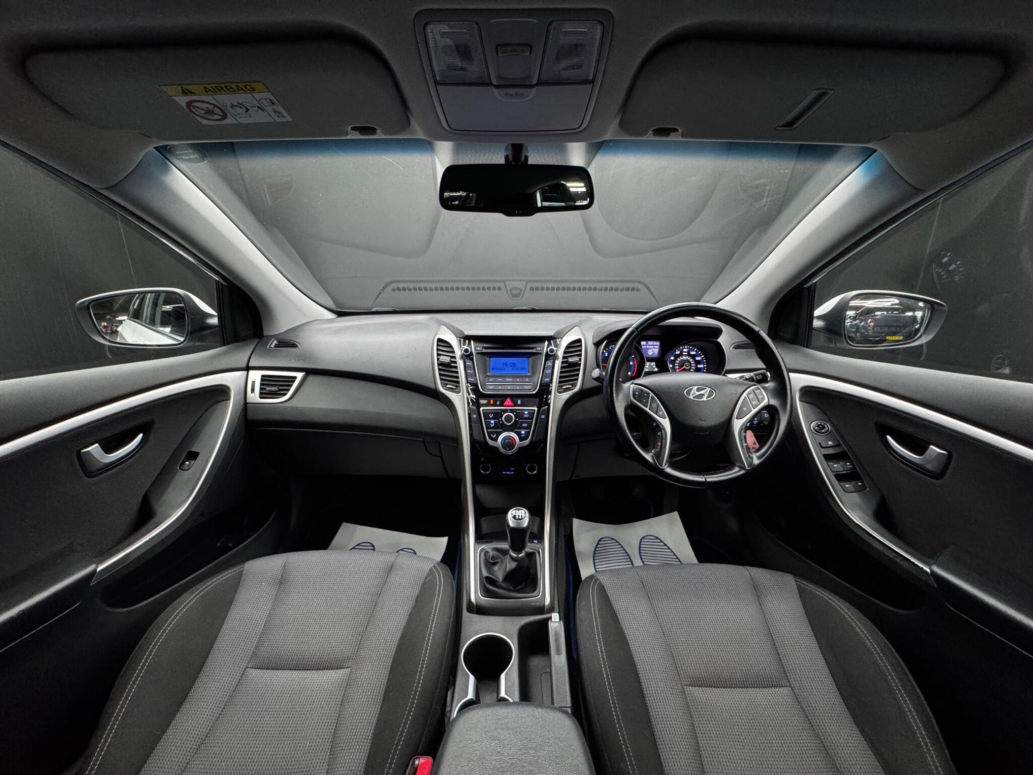 Hyundai i30 - Image 17