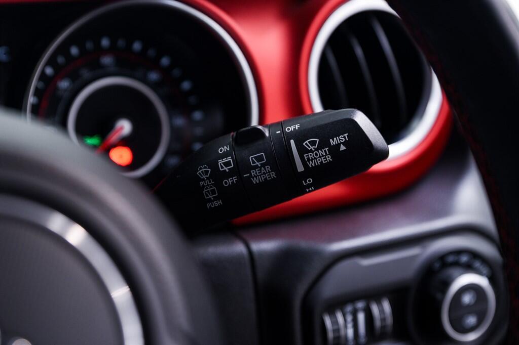 Jeep Wrangler - Image 27