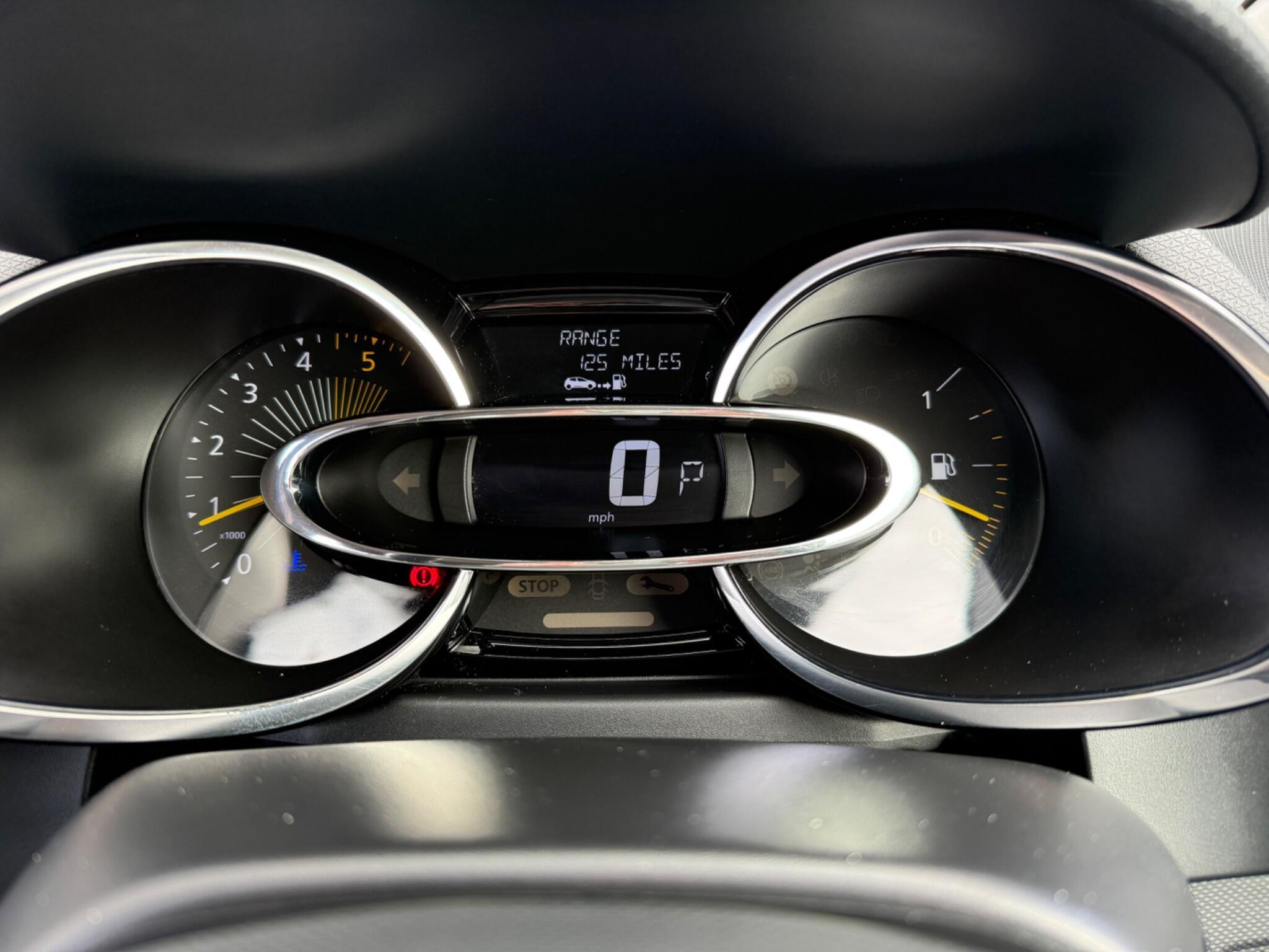 Renault Clio - Image 41