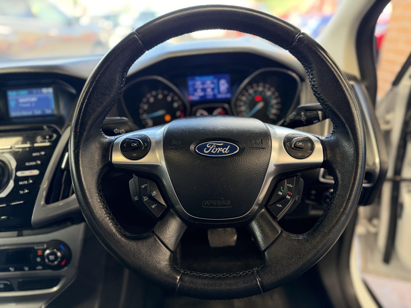 Ford Focus - Image 20