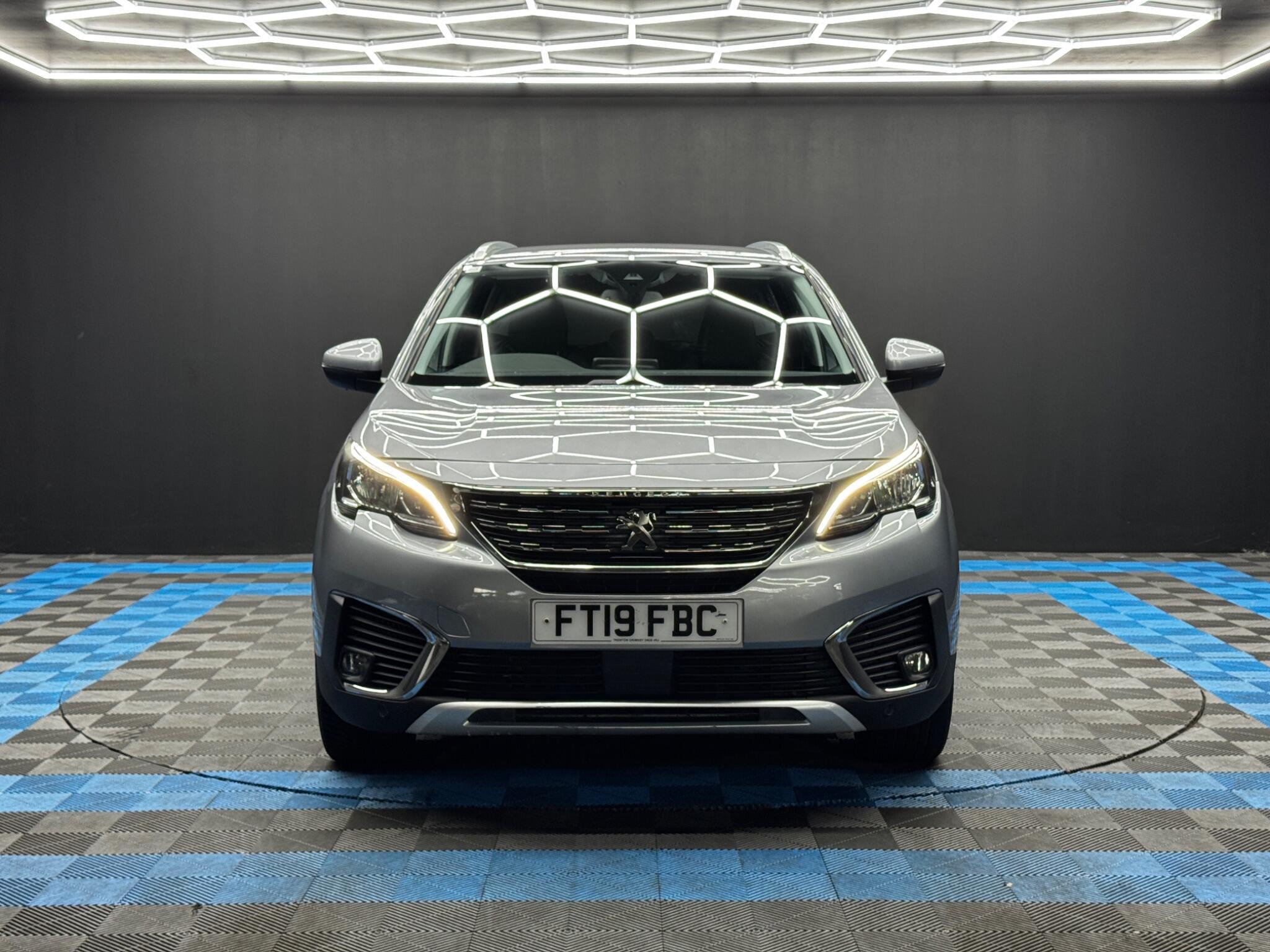 Peugeot 5008 - Image 2