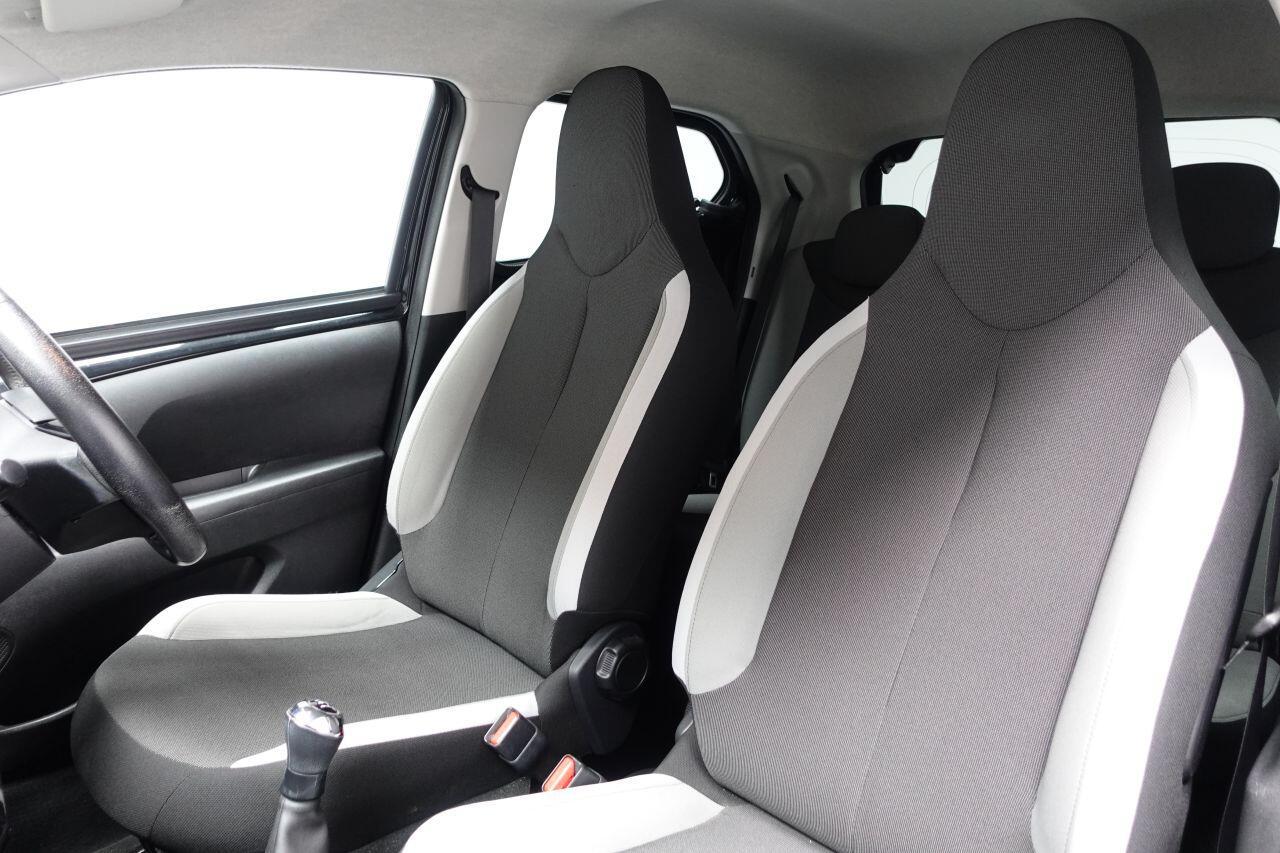 Toyota Aygo - Image 12