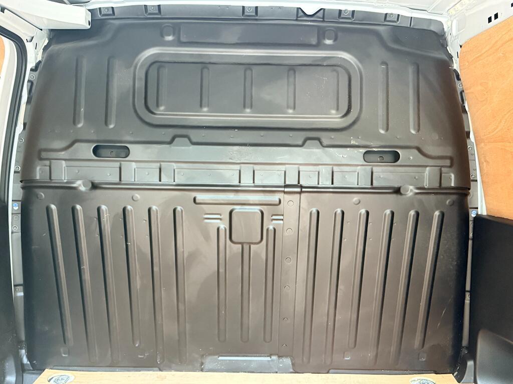 Vauxhall Combo - Image 12