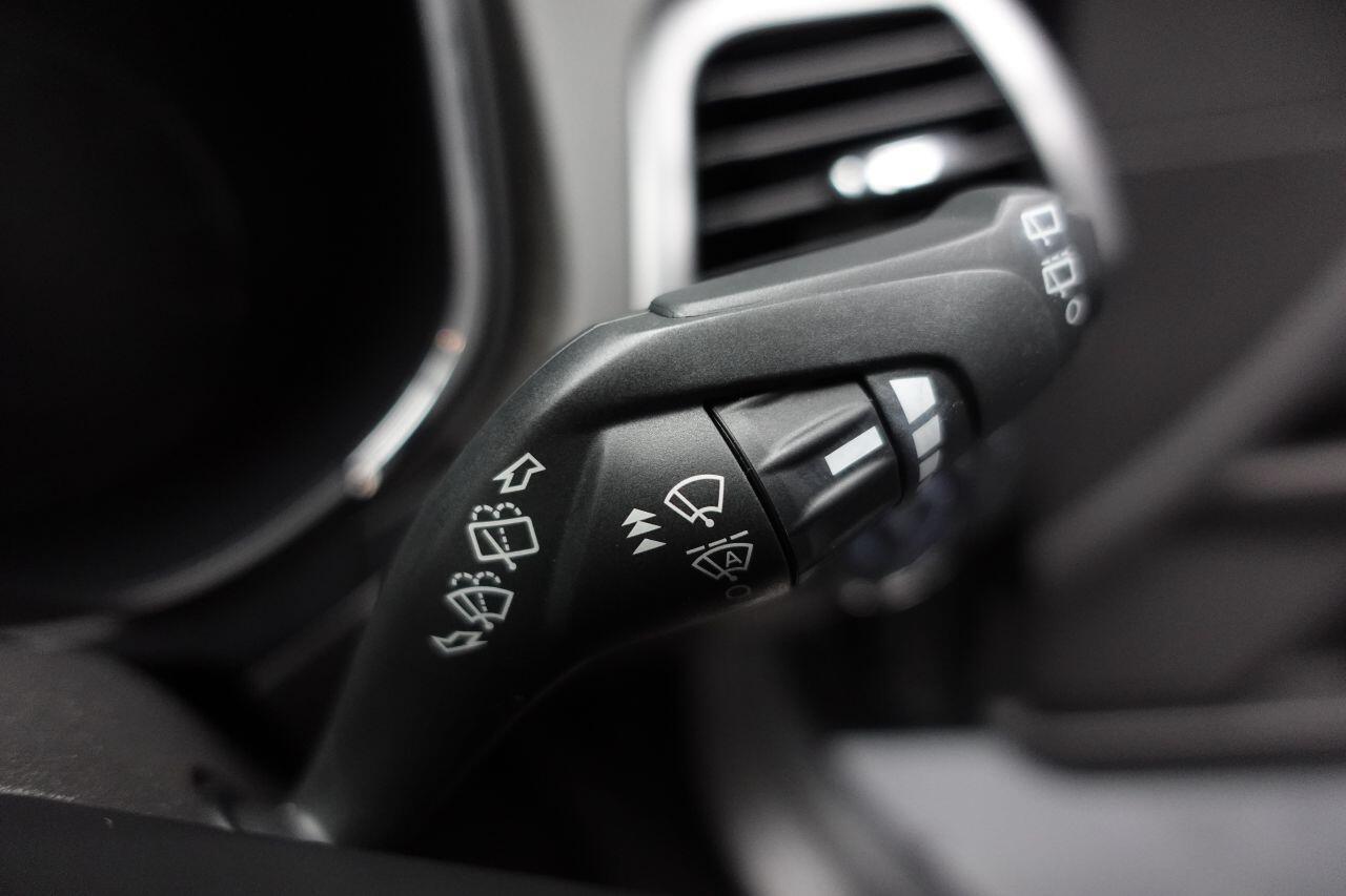 Ford Mondeo - Image 16