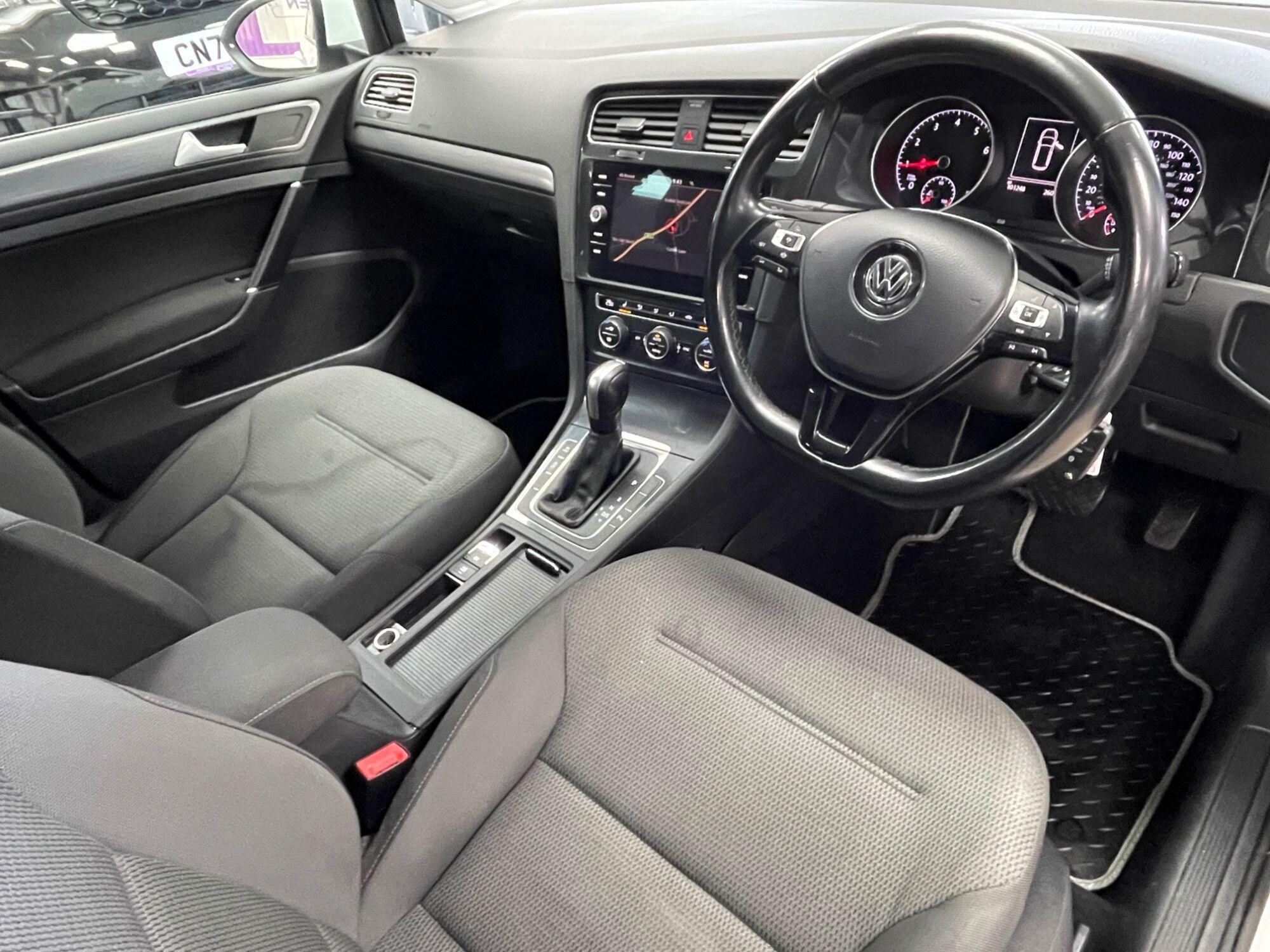Volkswagen Golf - Image 24