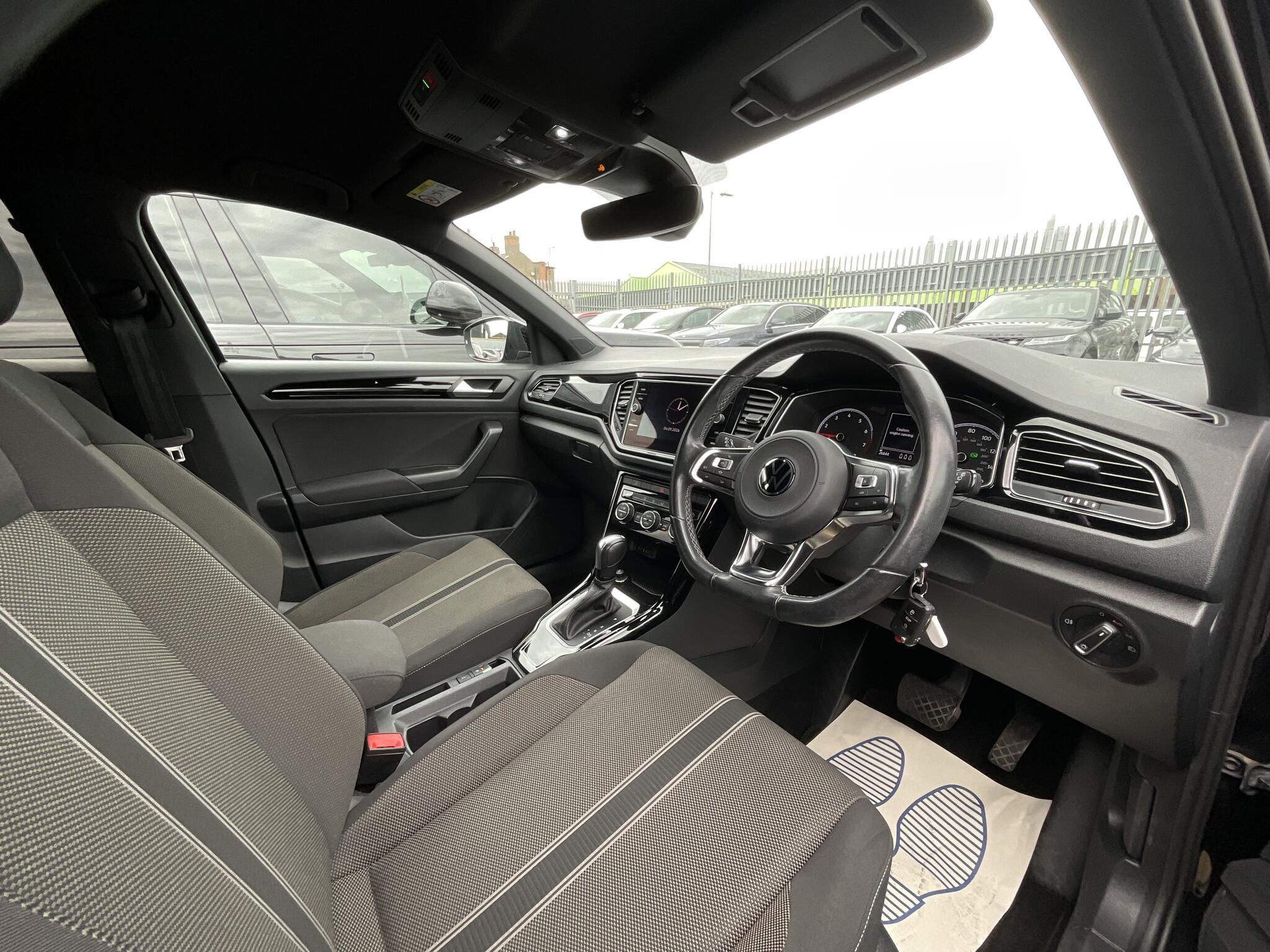 Volkswagen T-Roc - Image 7
