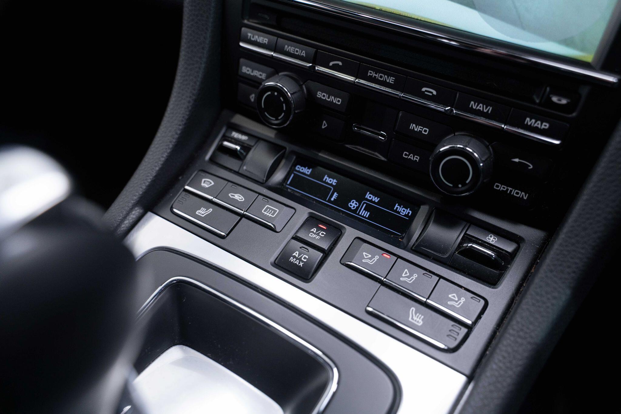 Porsche Cayman - Image 16