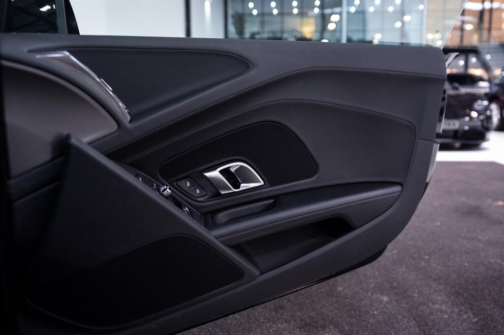 Audi R8 - Image 50