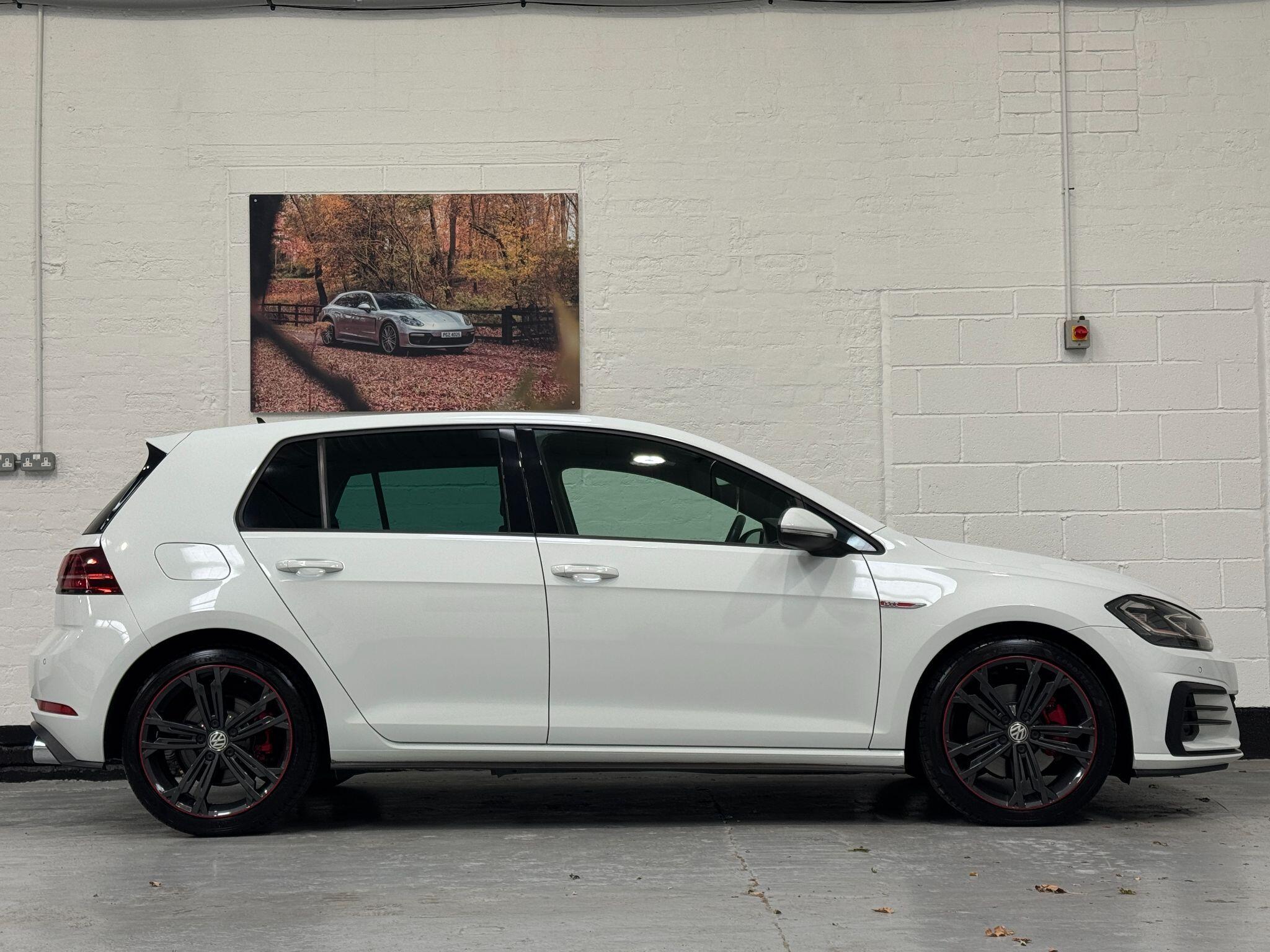 Volkswagen Golf - Image 8