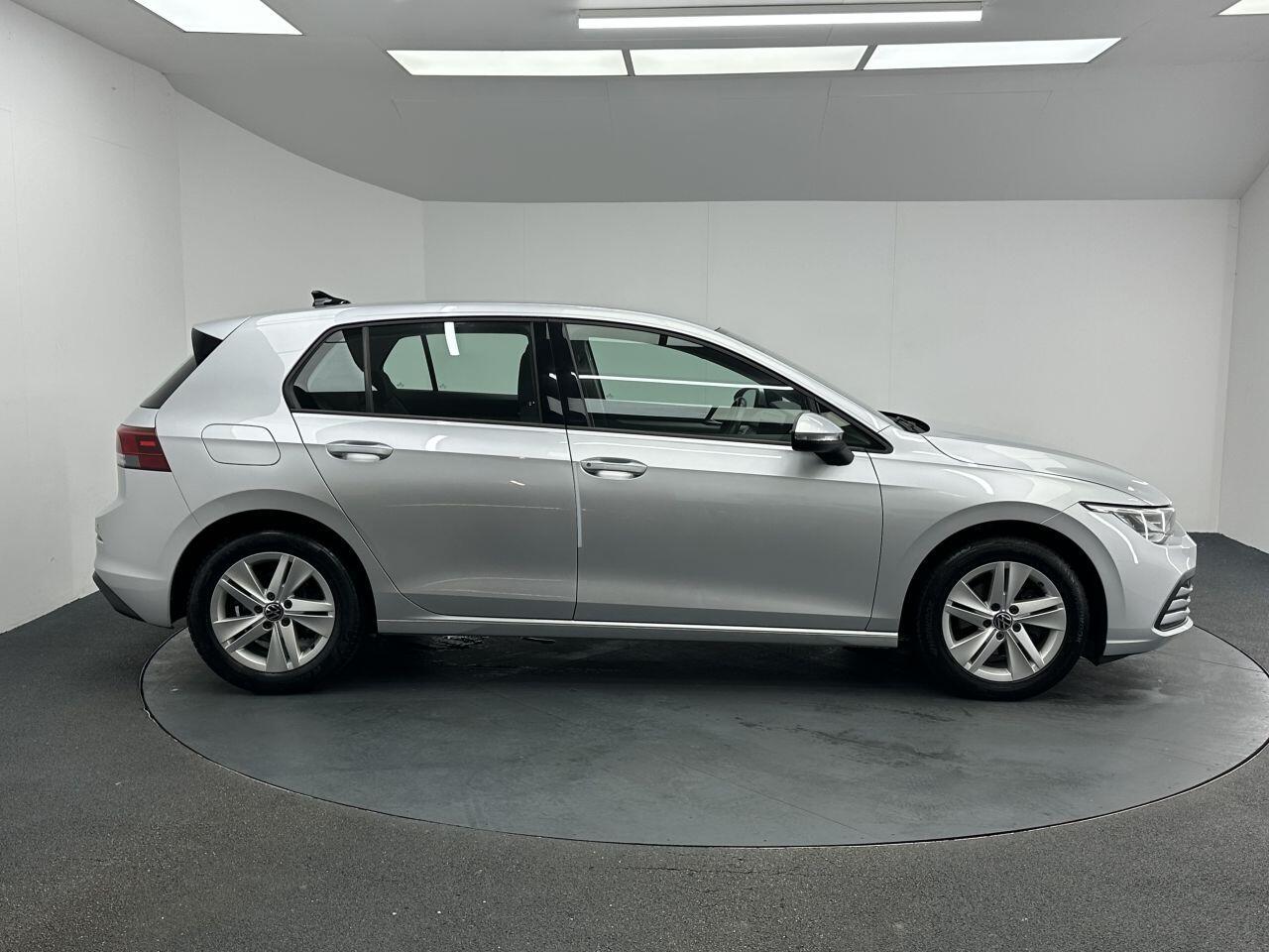 Volkswagen Golf - Image 10