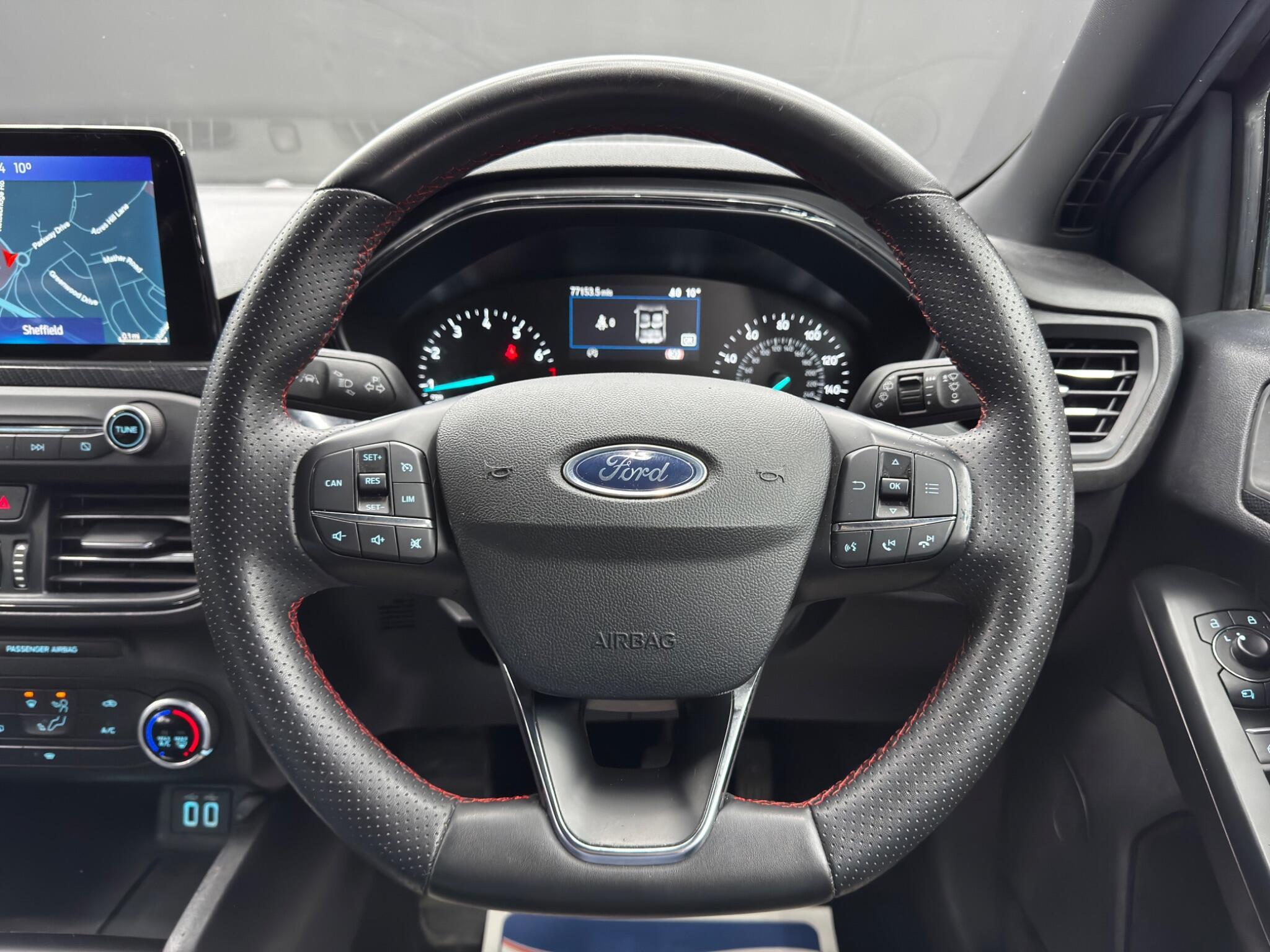 Ford Focus - Image 19
