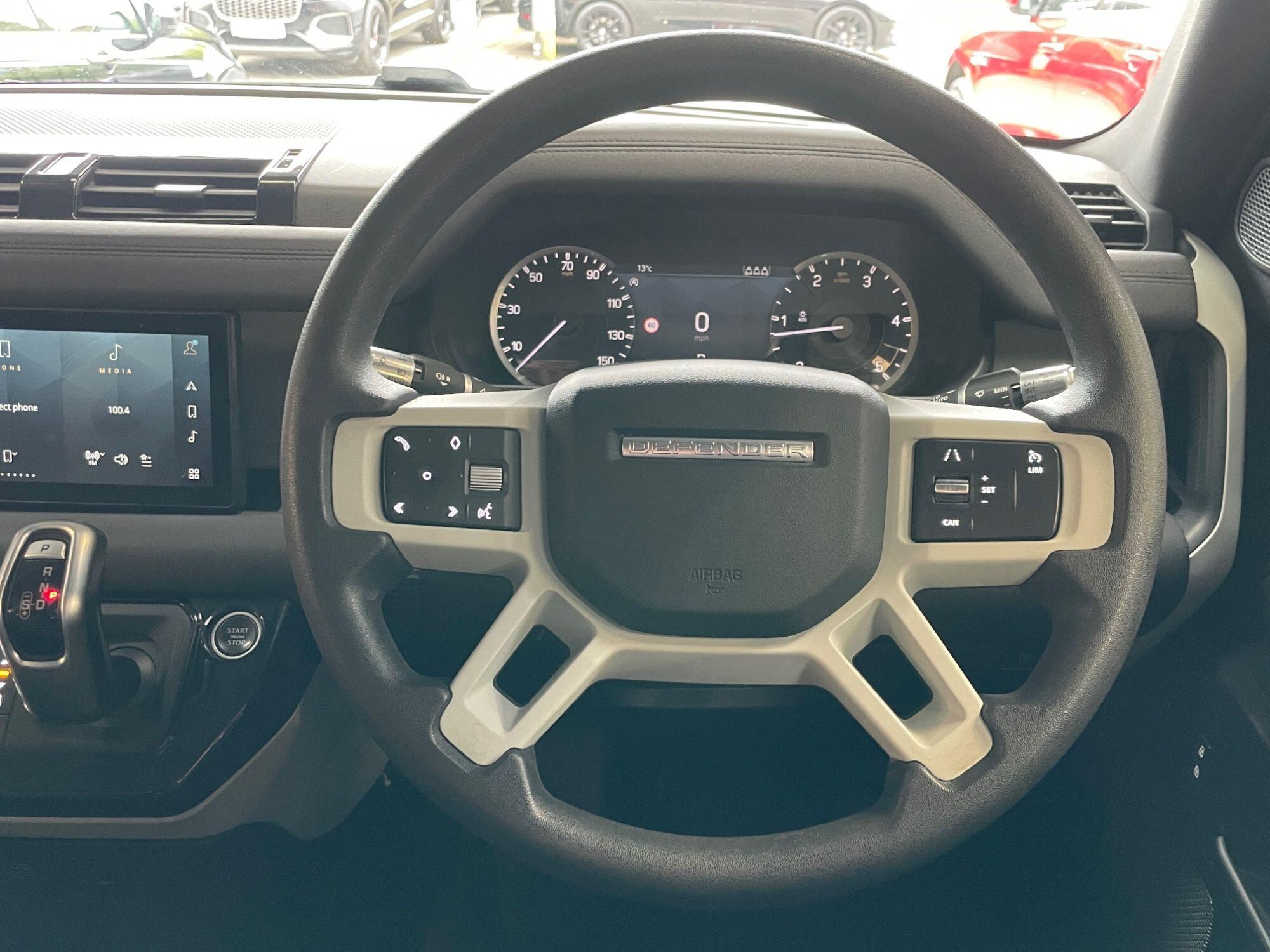 Land Rover Defender - Image 39
