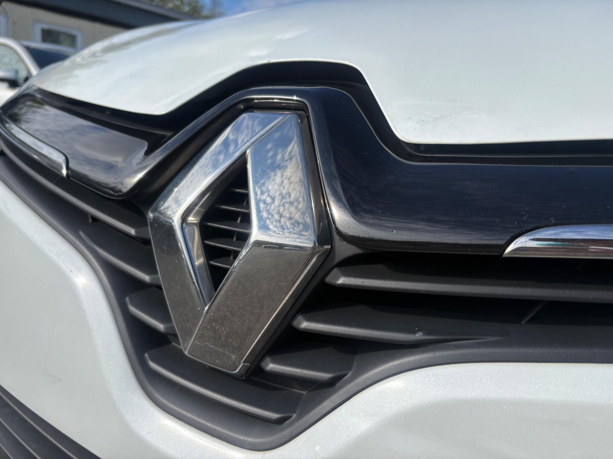 Renault Clio - Image 21