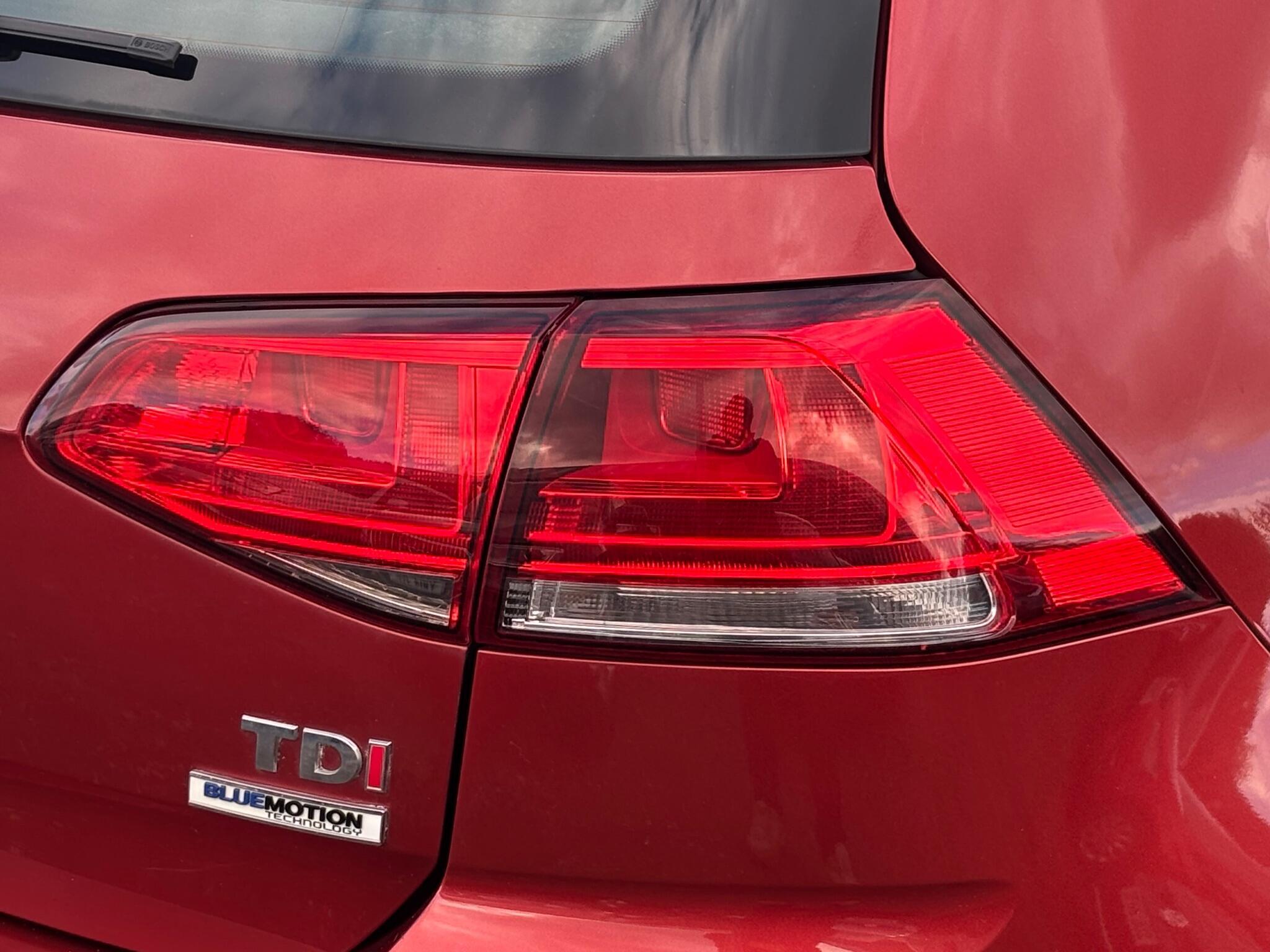 Volkswagen Golf - Image 9