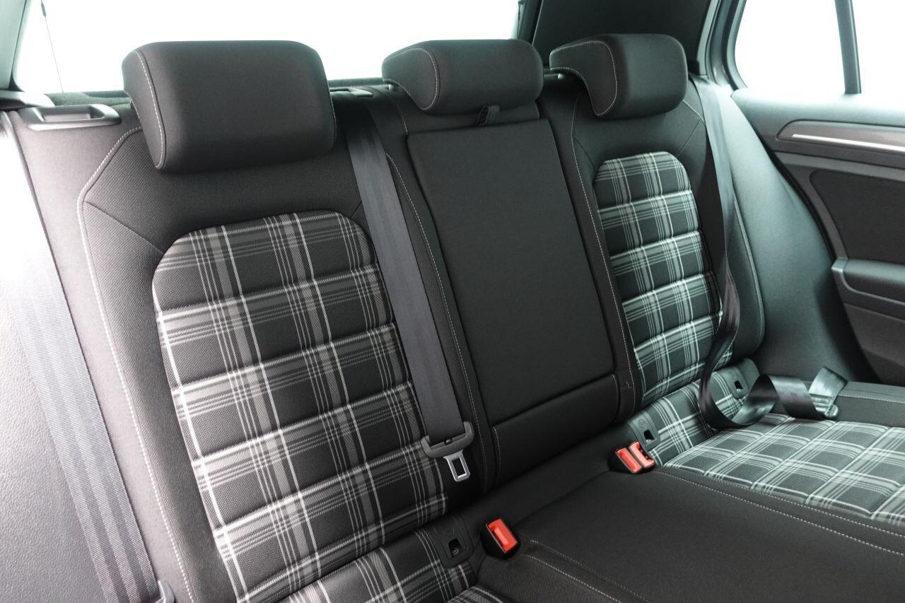 Volkswagen Golf - Image 14