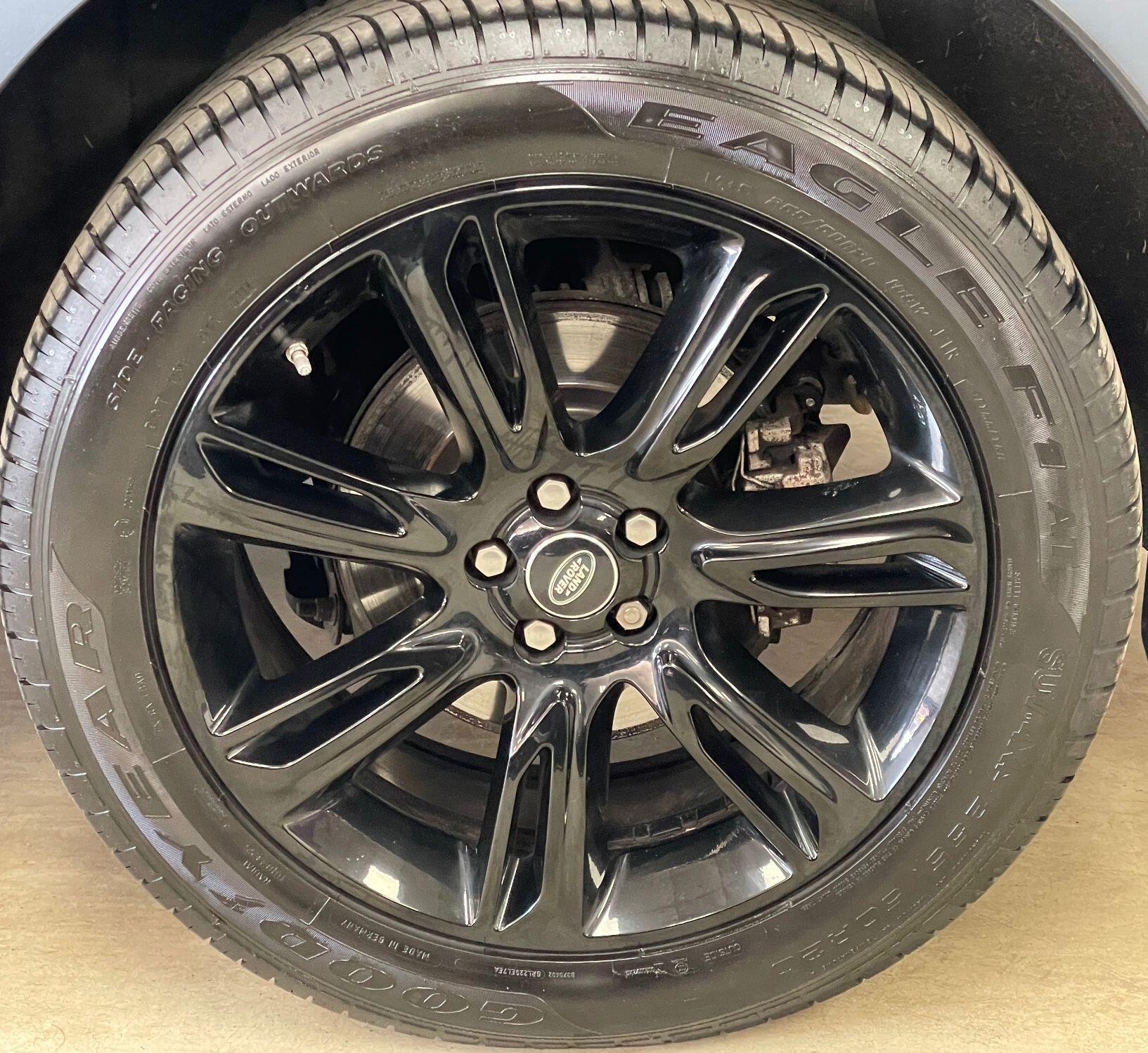 Land Rover Range Rover Velar - Image 16