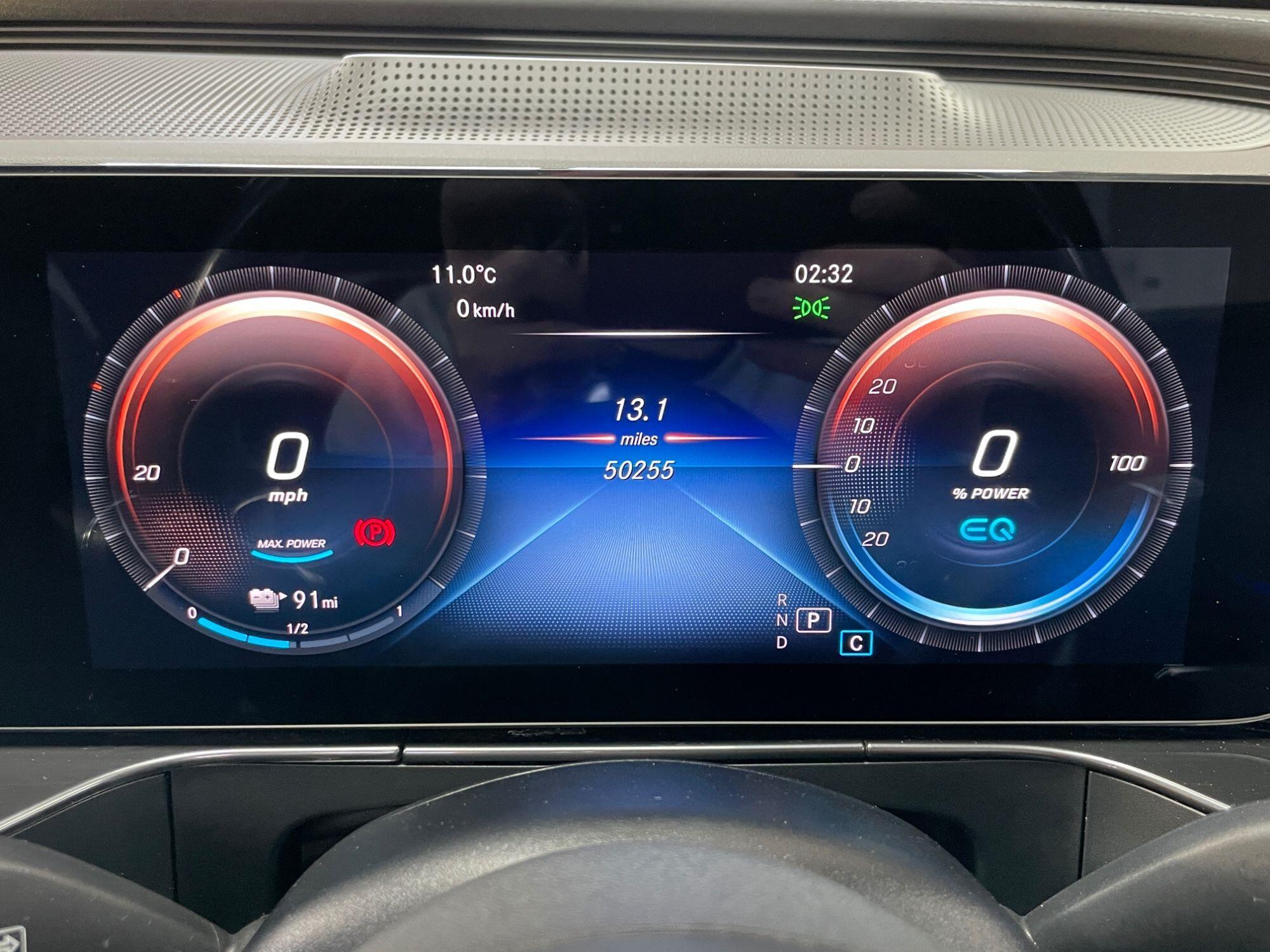 Mercedes Eqc - Image 39