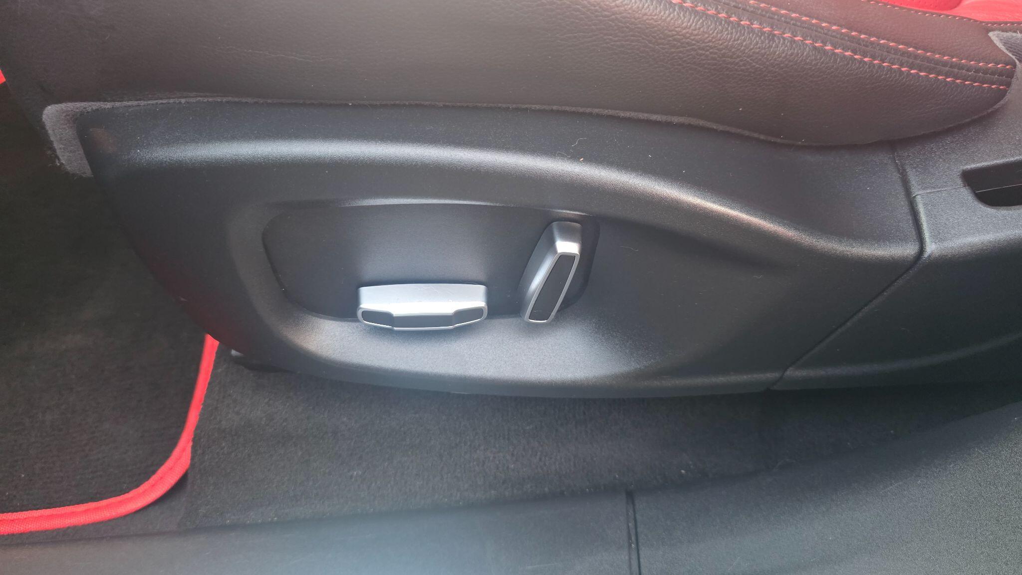 Jaguar F-Pace - Image 39