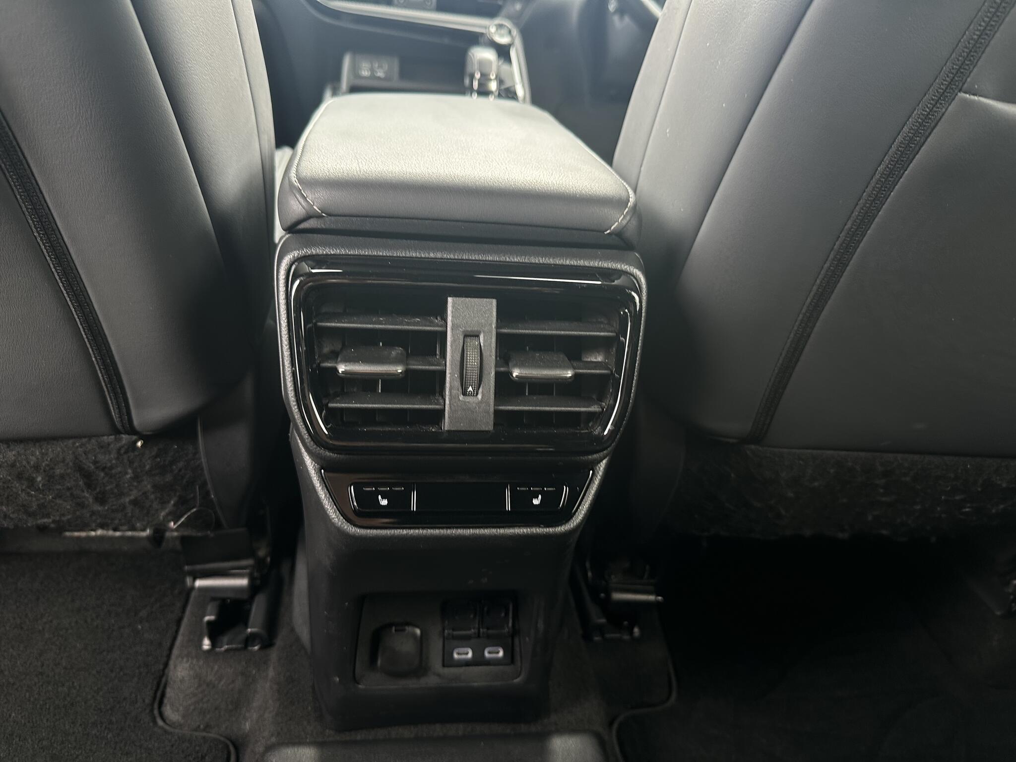 Lexus NX - Image 19