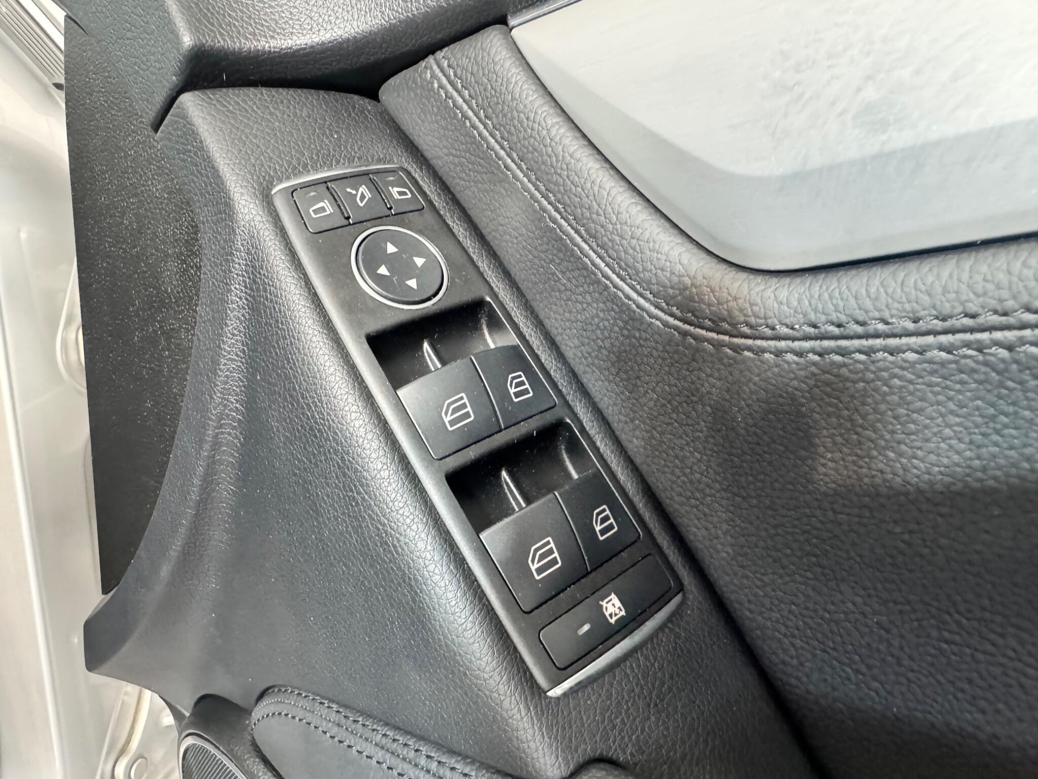Mercedes C Class - Image 22