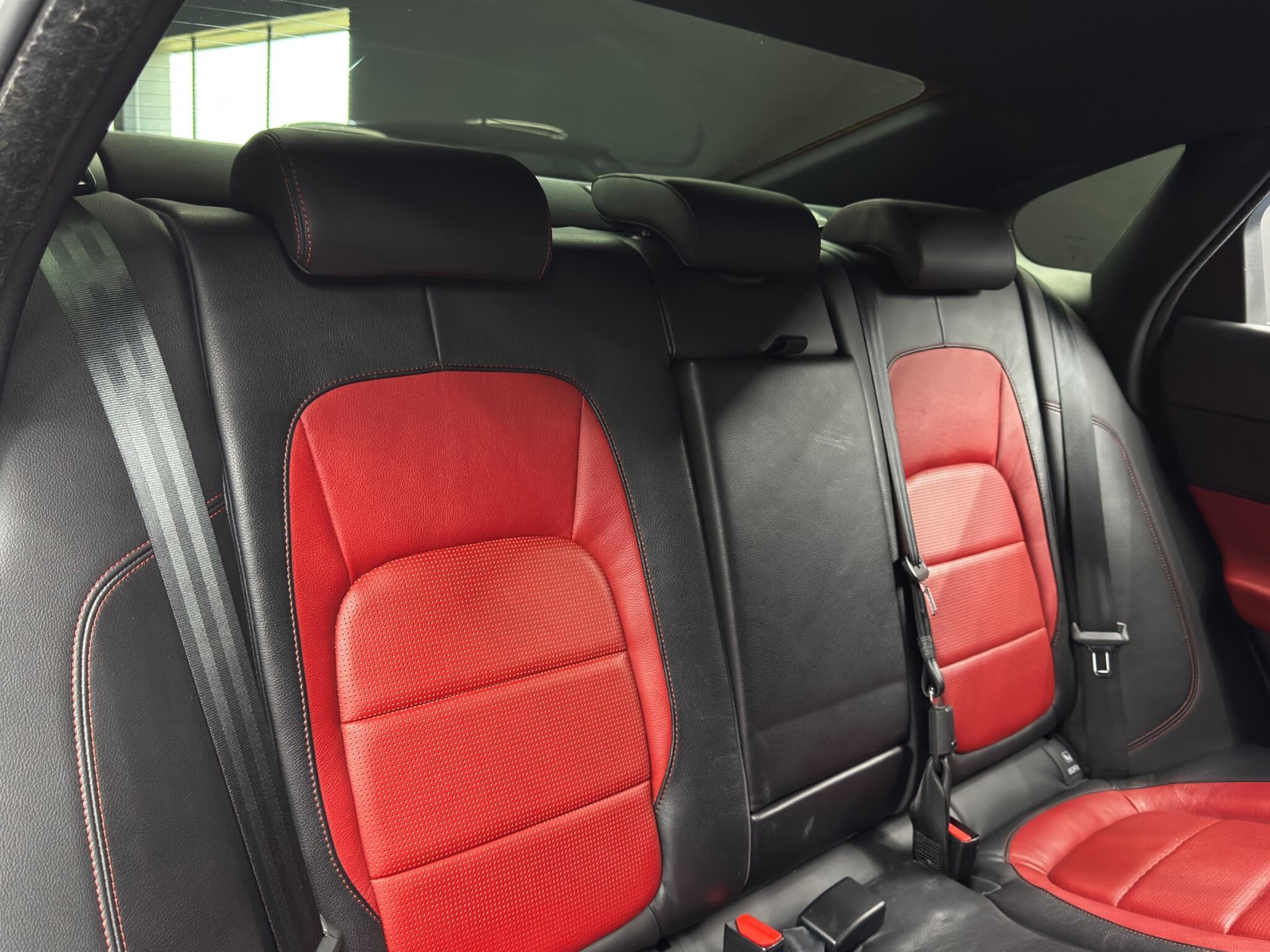 Jaguar XF - Image 15