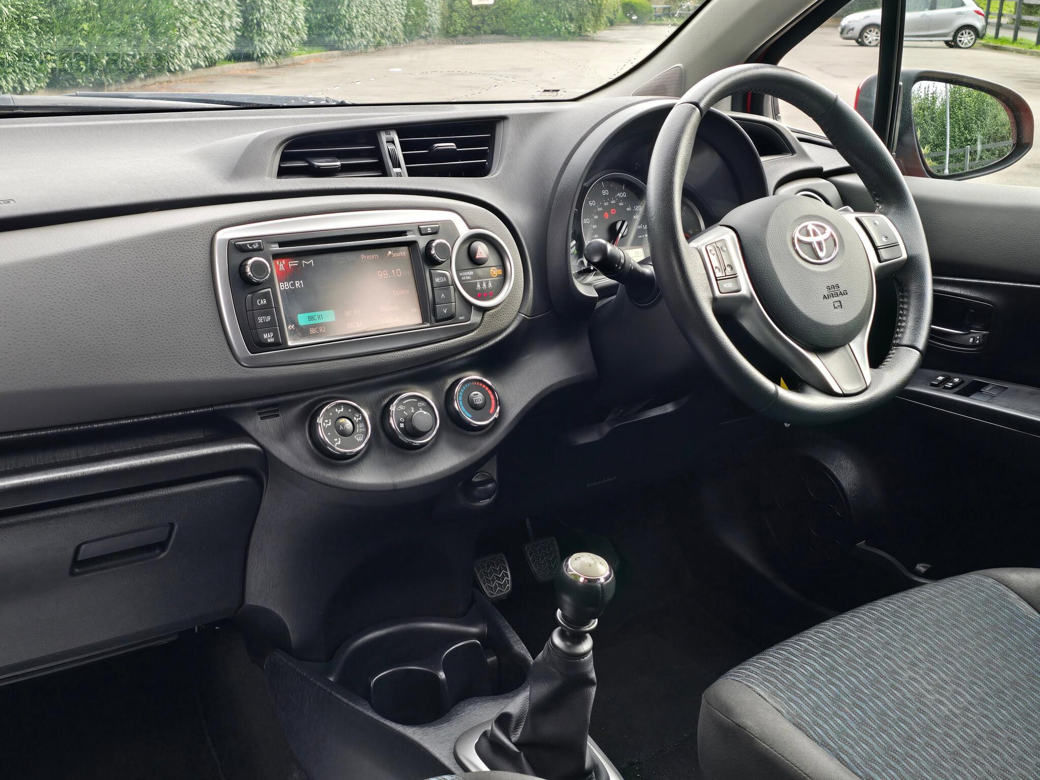 Toyota Yaris - Image 2