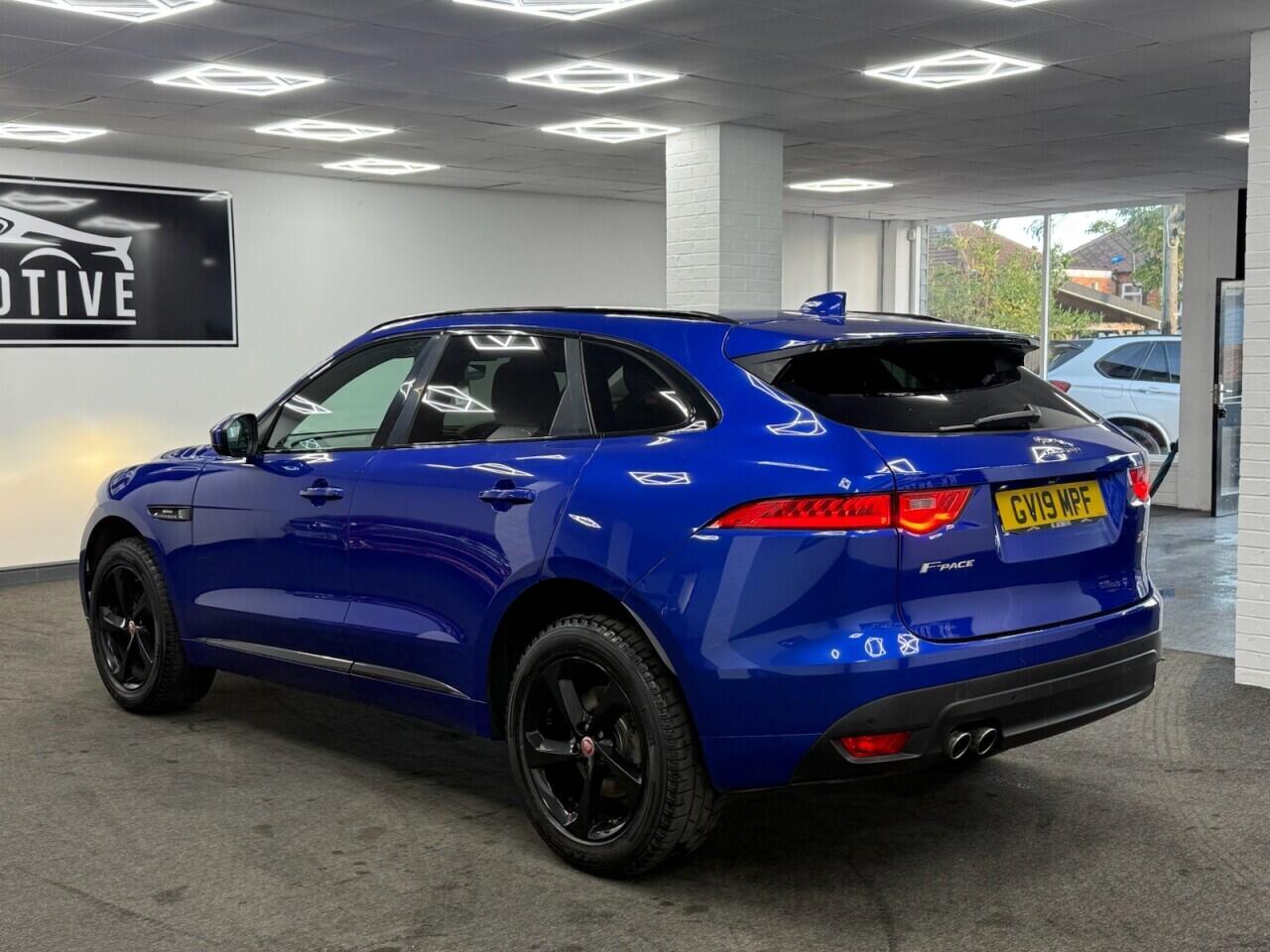 Jaguar F-Pace - Image 6
