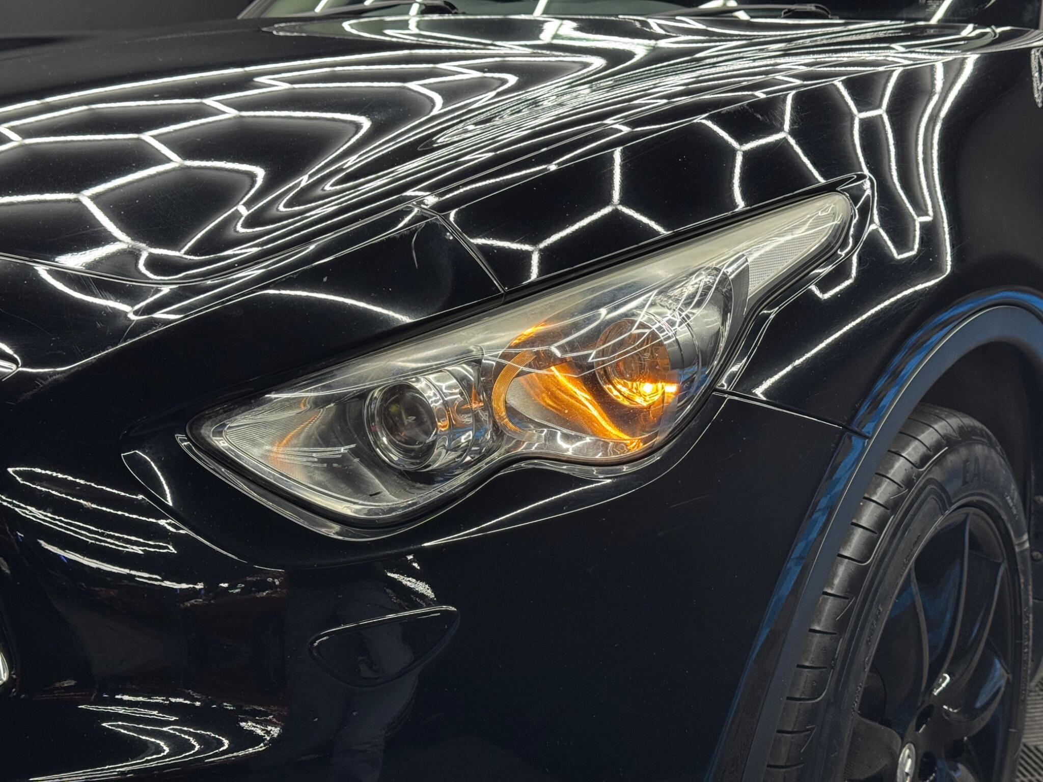 Infiniti QX70 - Image 47