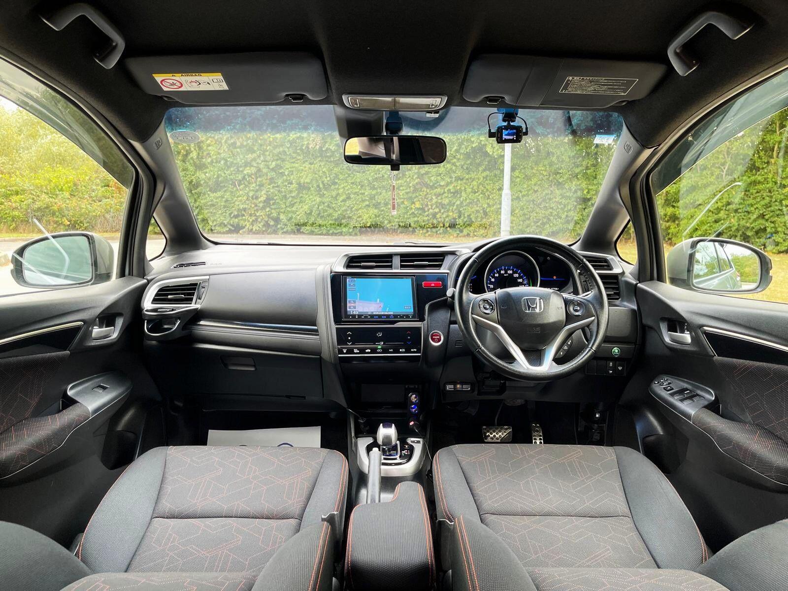 Honda FIT - Image 25