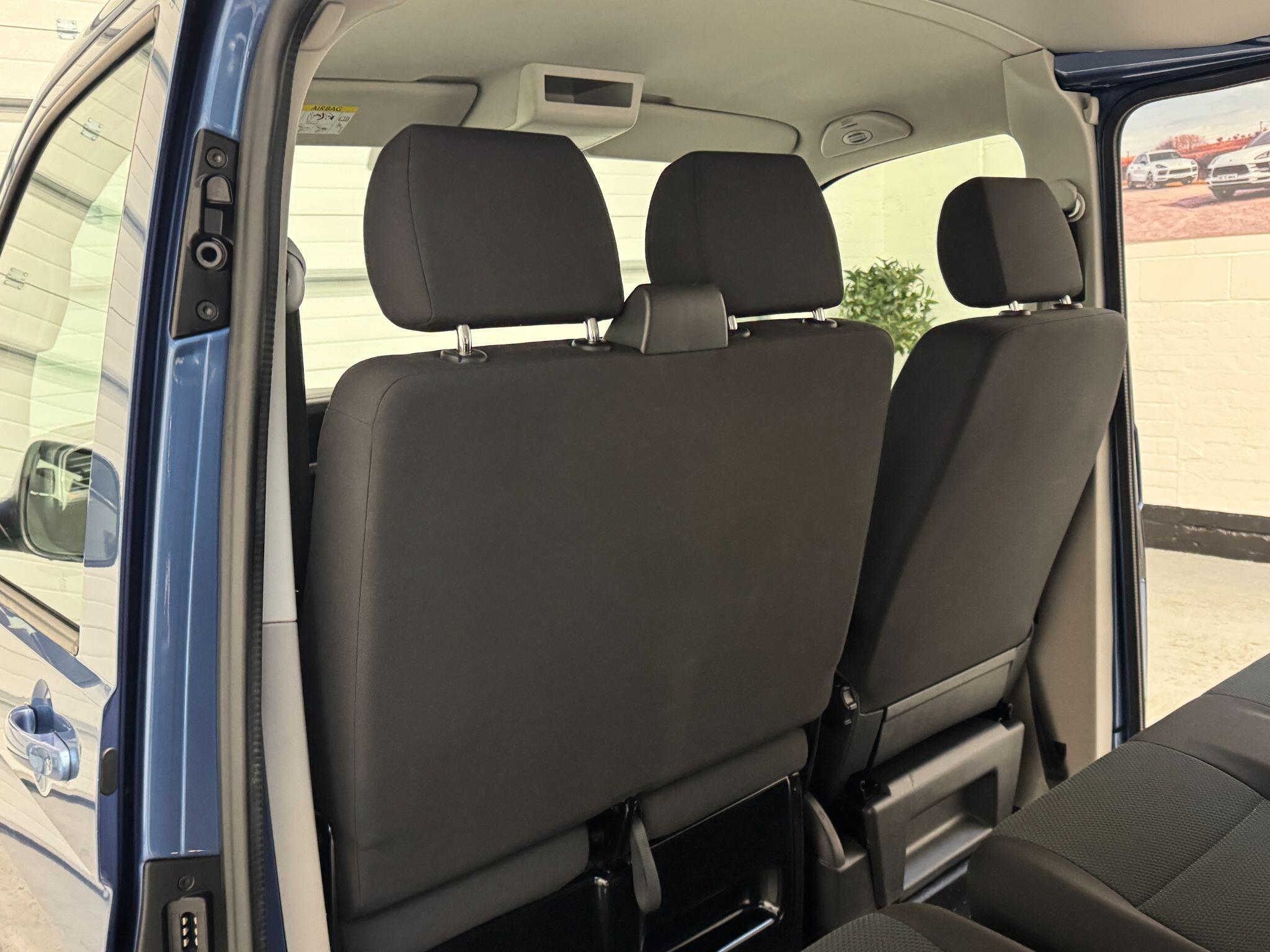Volkswagen Transporter - Image 44