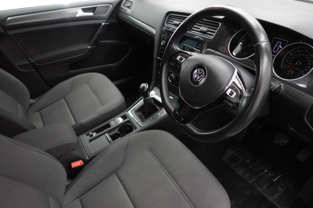 Volkswagen Golf - Image 15