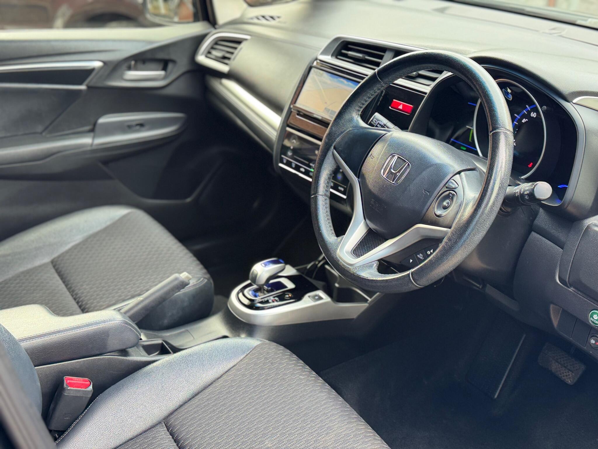 Honda FIT - Image 13