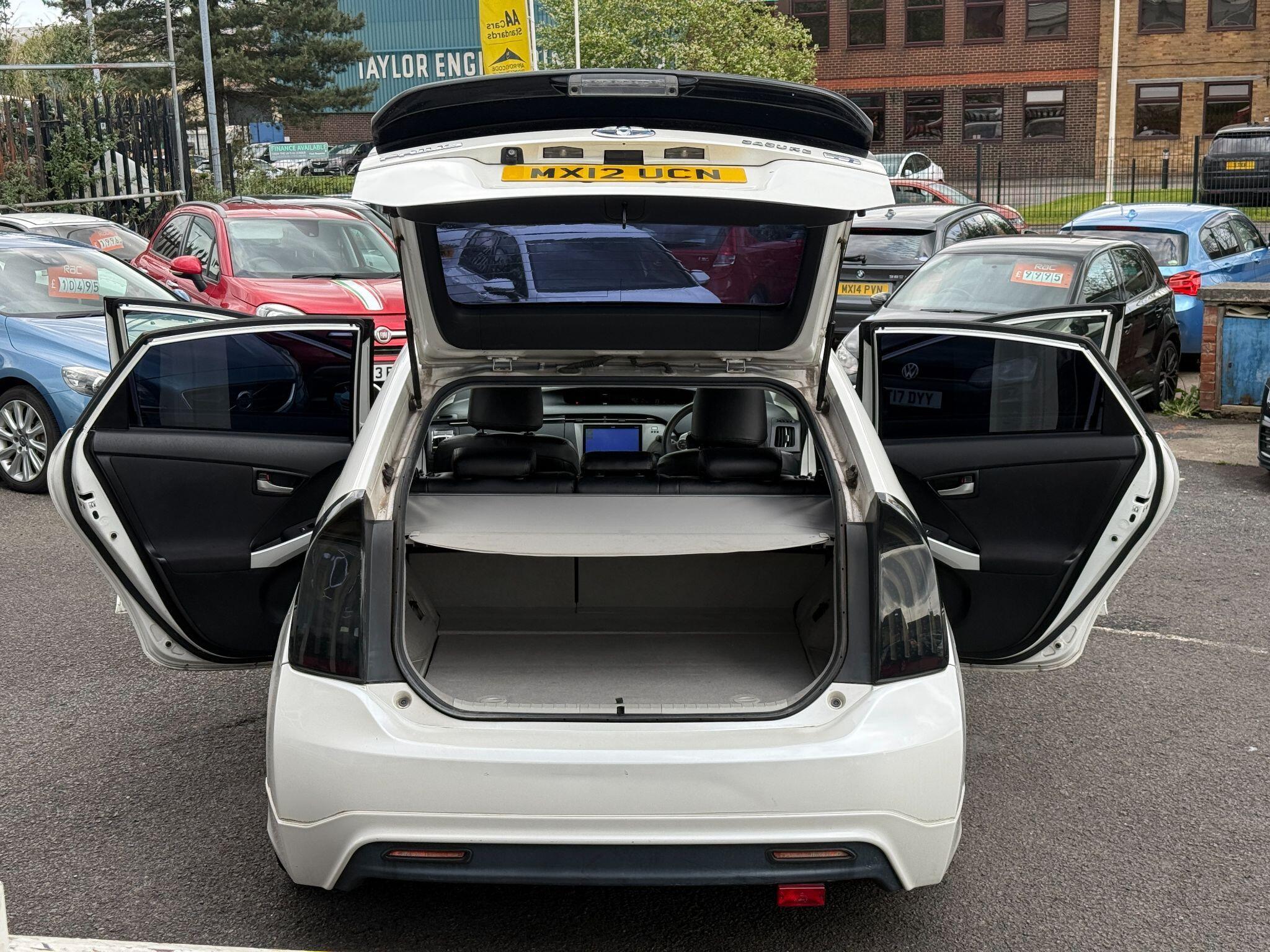 Toyota Prius - Image 21