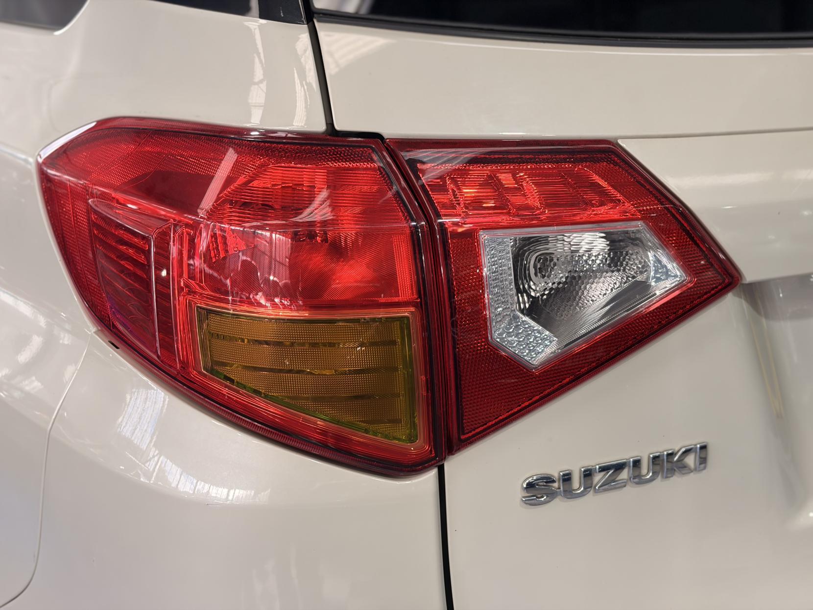 Suzuki Vitara - Image 11